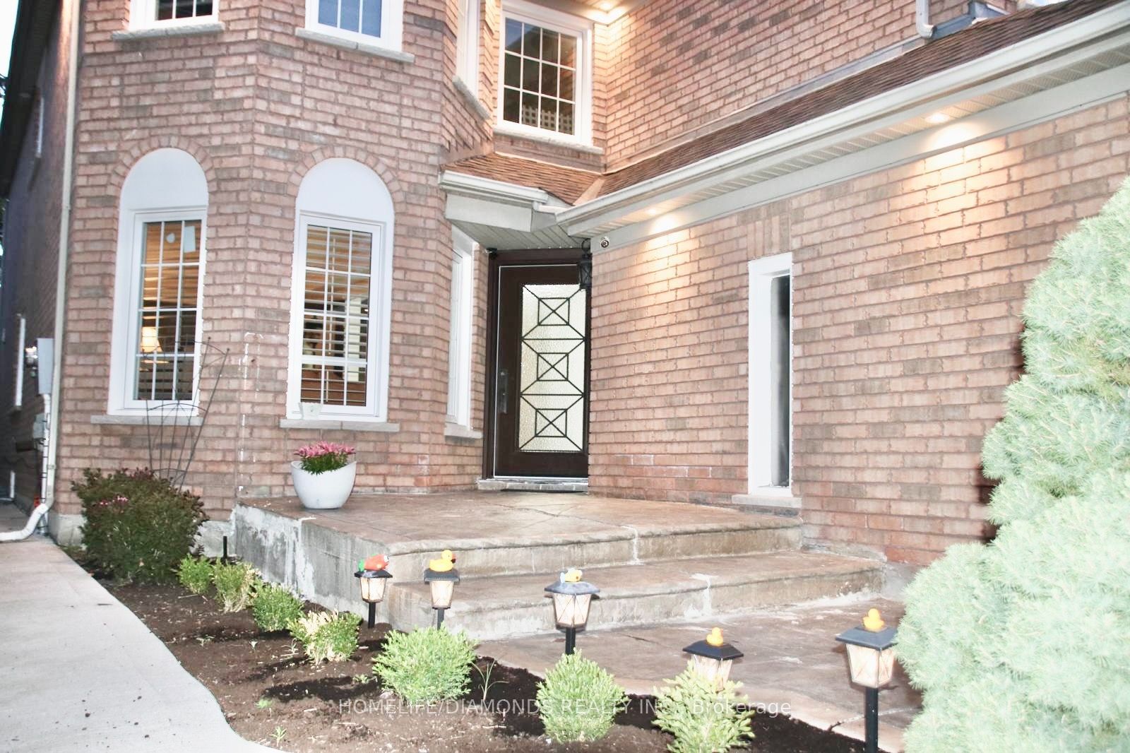 186 FERNFOREST Drive, Brampton, ON L6R 1T7 photo 3
