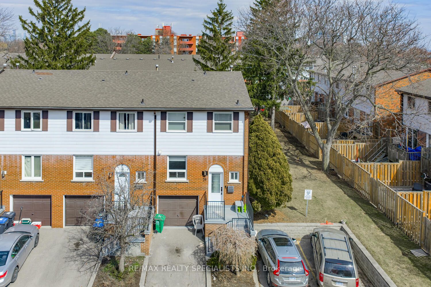 2445 Homelands Drive 25, Mississauga, ON L5K 2C6 photo 3