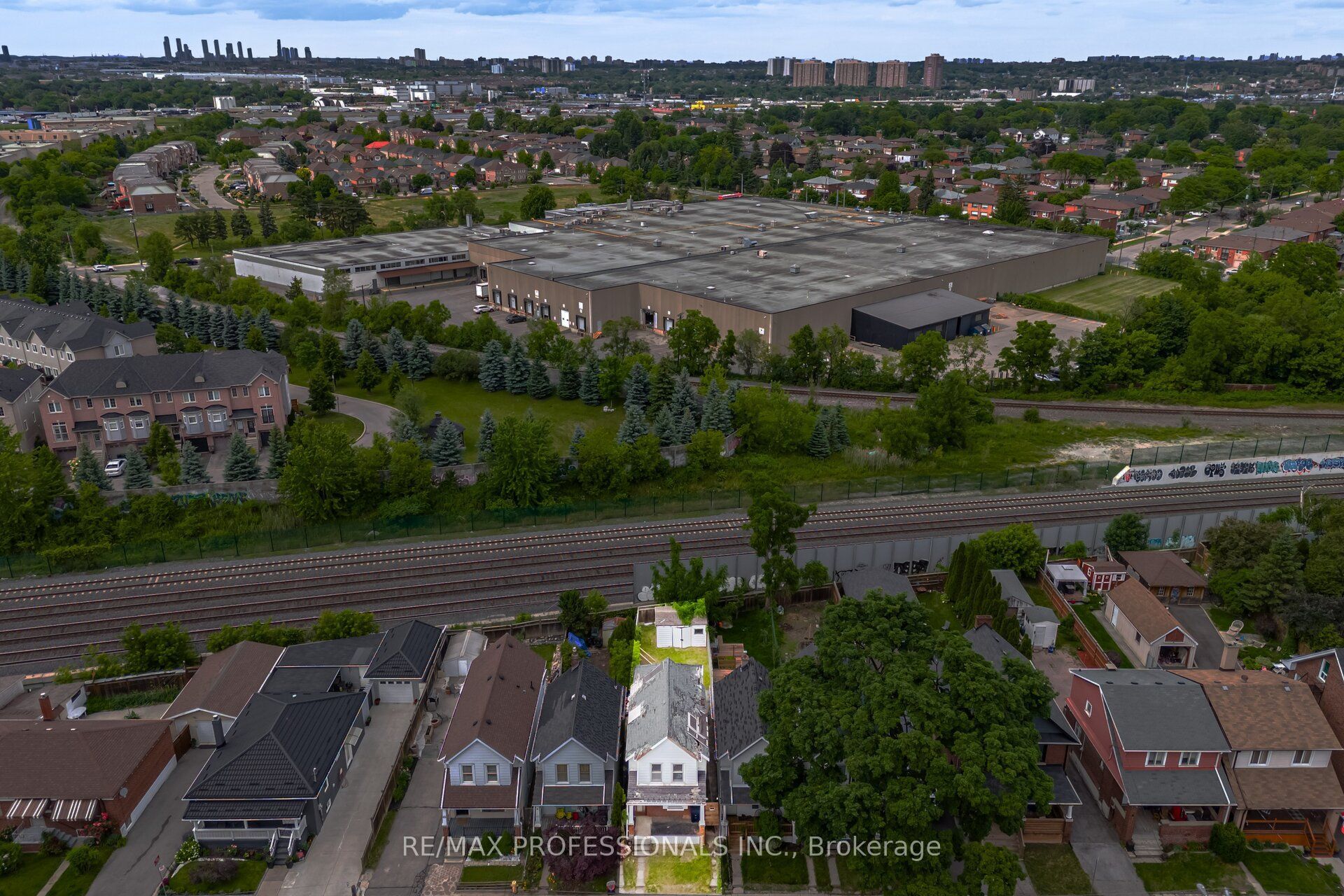 39 Holley Avenue, Toronto, ON M9N 2C4 photo 4