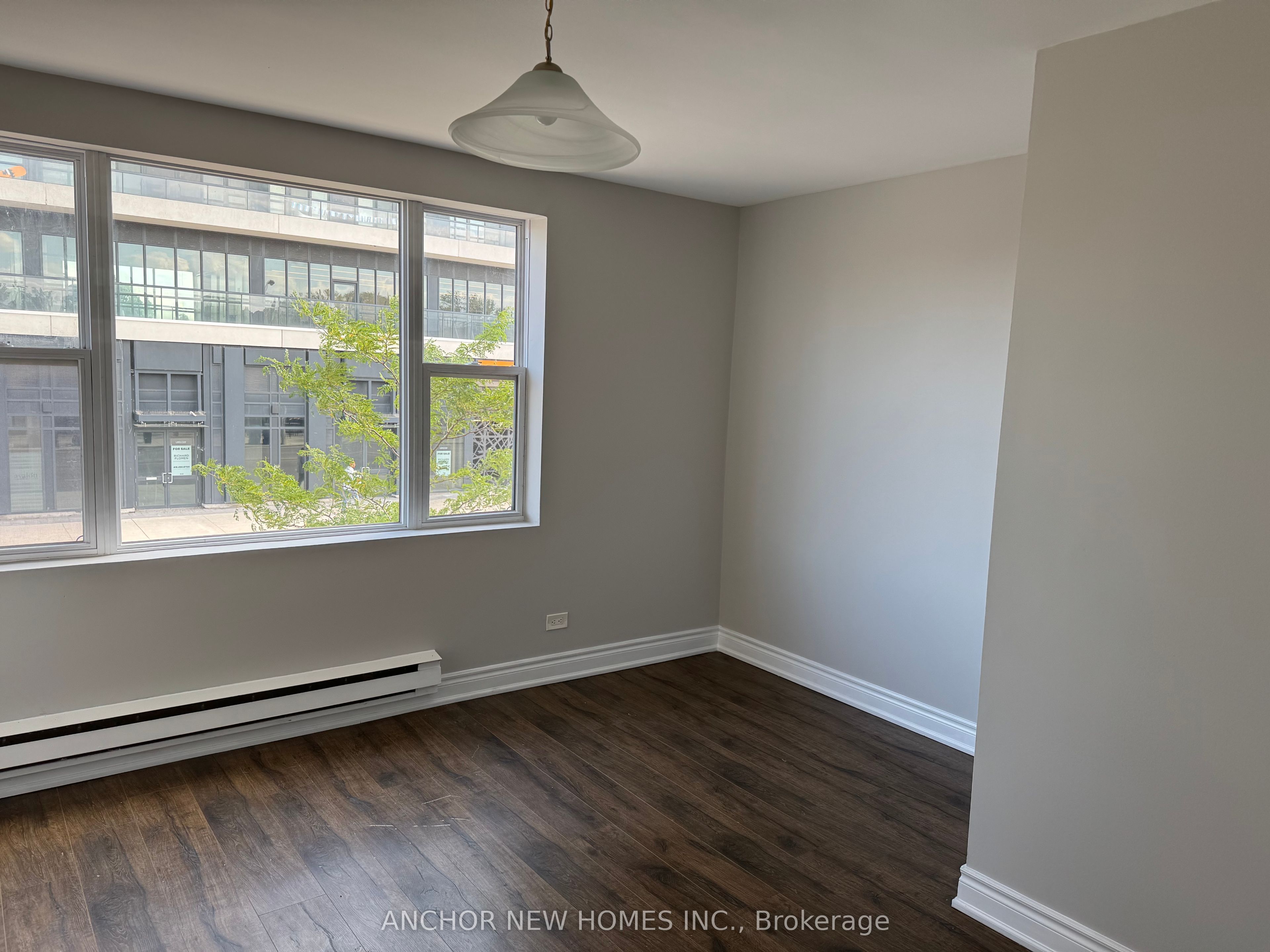 1598 Eglinton Avenue W 2, Toronto, ON M6E 2G8 photo 5