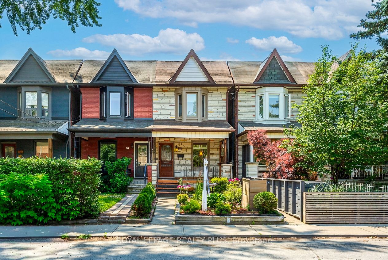 39 Maria Street, Toronto, ON M6P 1W1 photo 2
