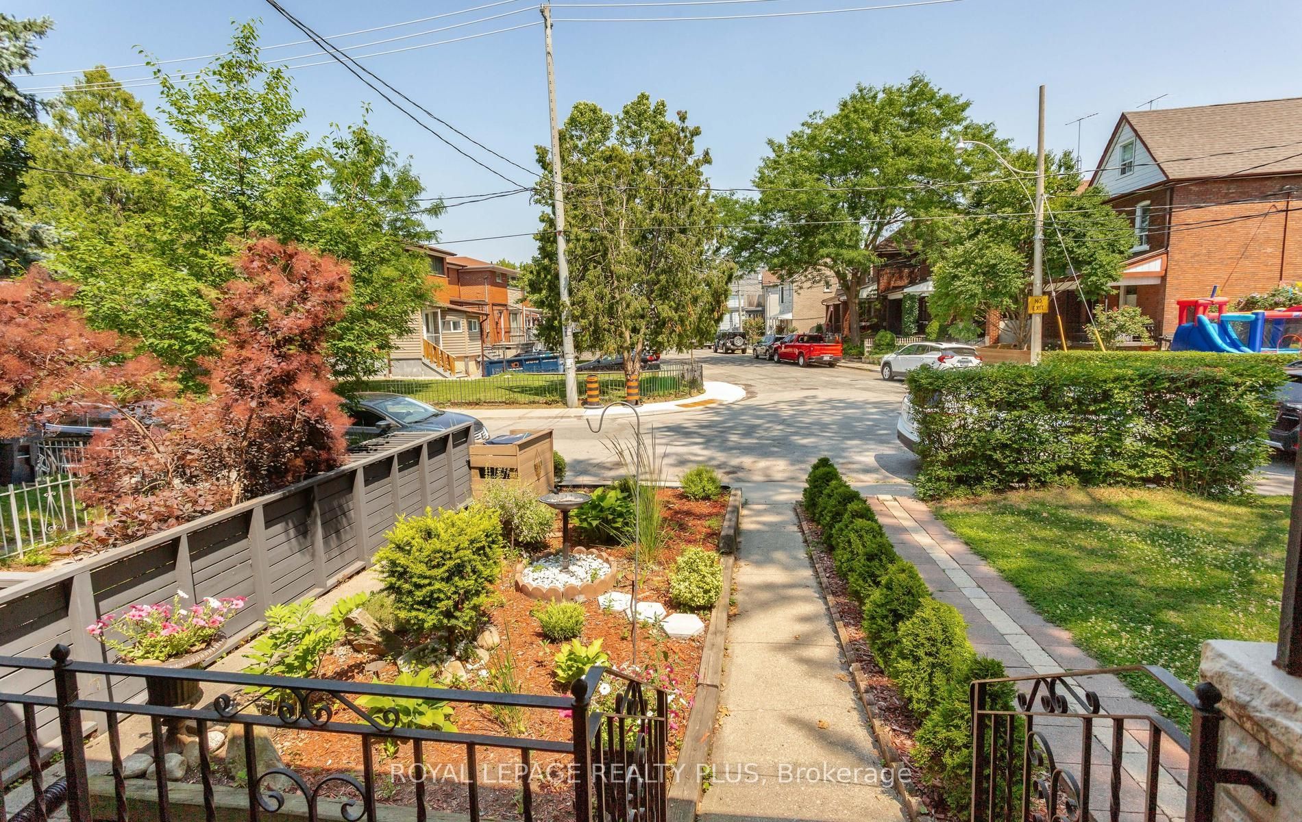 39 Maria Street, Toronto, ON M6P 1W1 photo 5