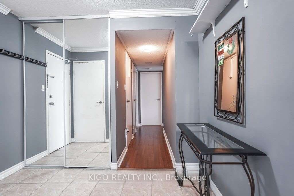 21 Markbrook Lane 907, Toronto, ON M9V 5E4 photo 3