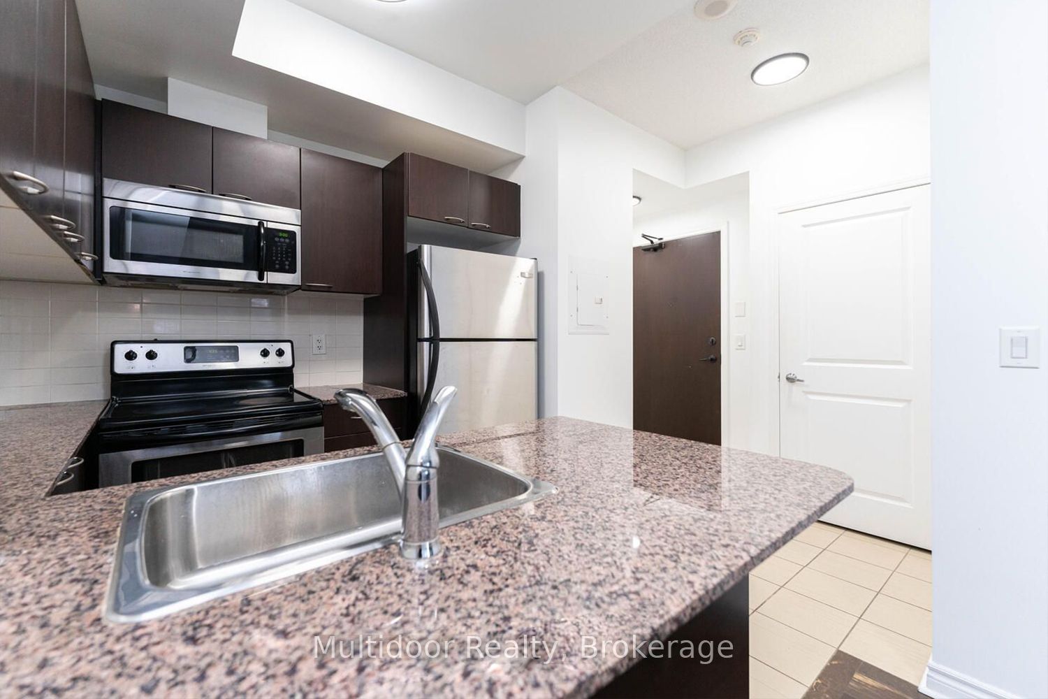 385 Prince Of Wales Drive 1112, Mississauga, ON L5B 0C6 photo 2