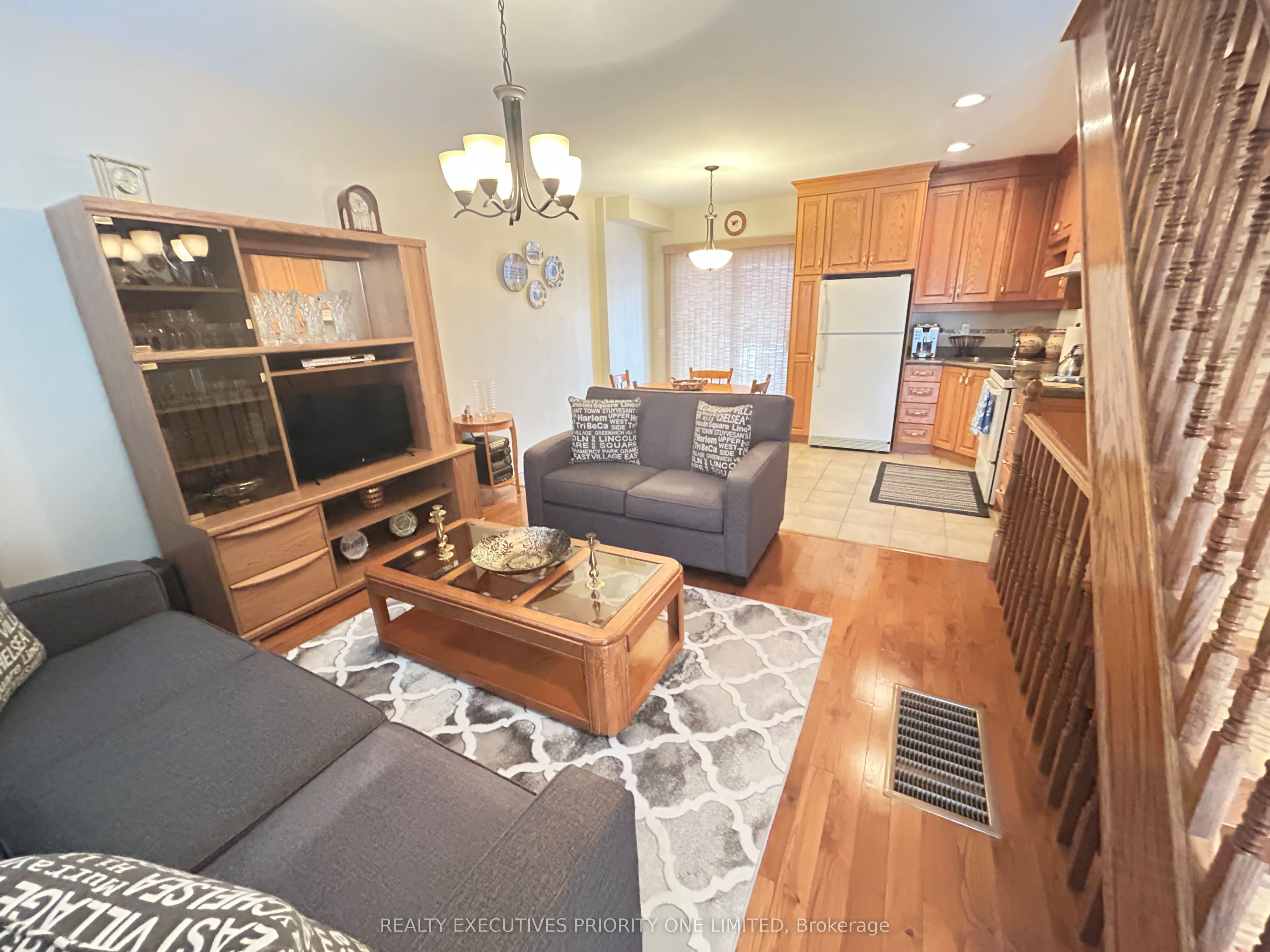 224 Caledonia Road, Toronto, ON M6E 4T1 photo 3