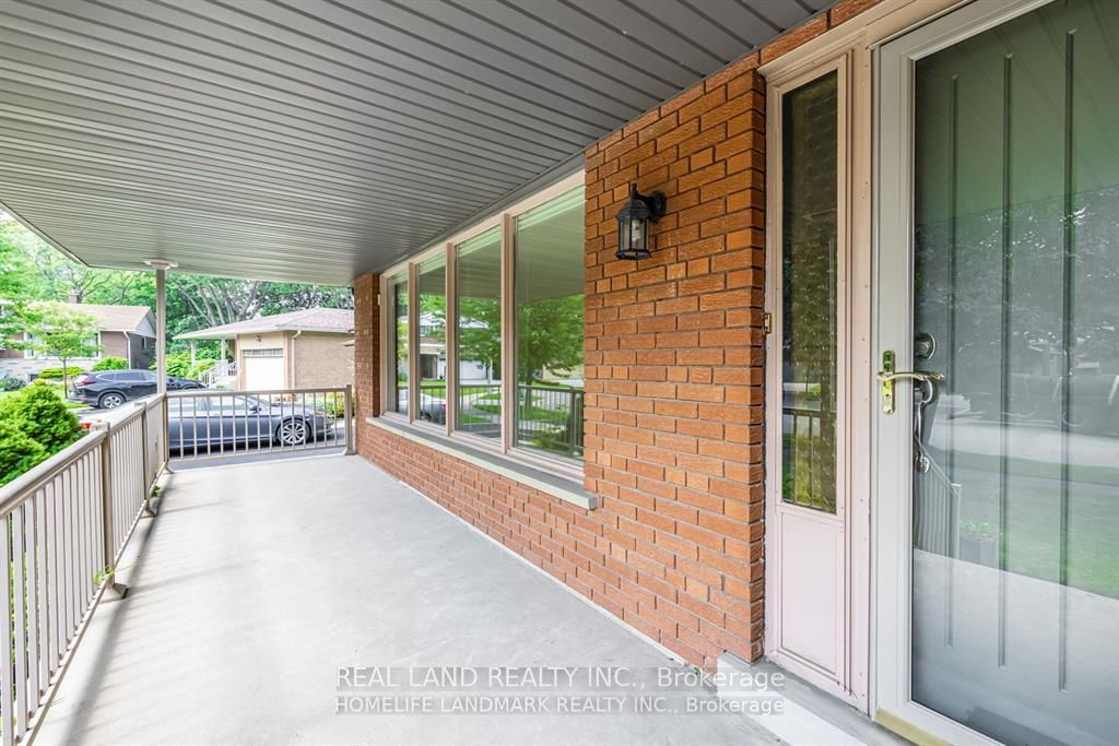 274 Timothy Court Upper, Mississauga, ON L5G 2B4 photo 4