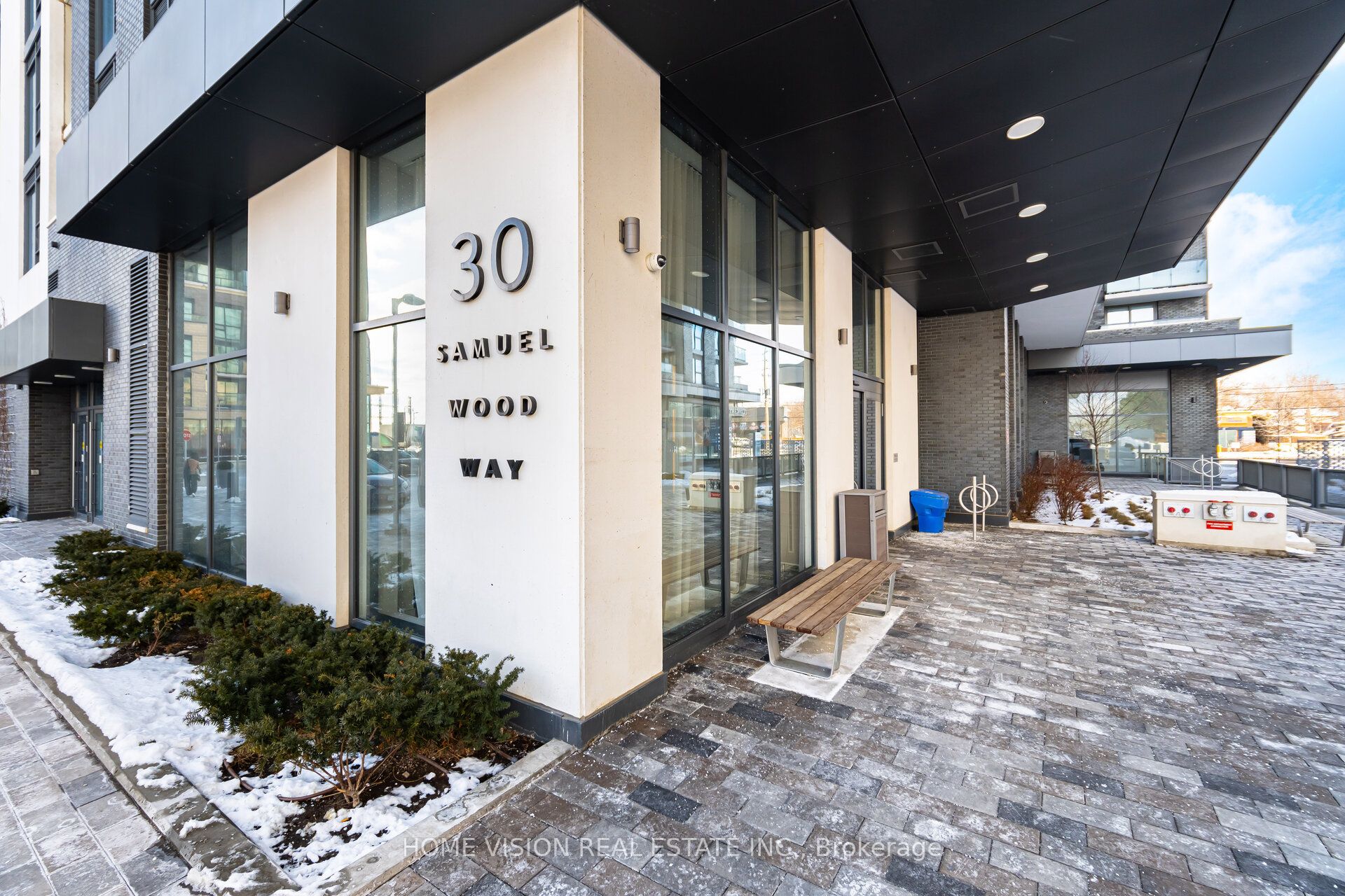 30 Samuel Wood Way N/A E 409, Toronto, ON M9B 1B1 photo 2