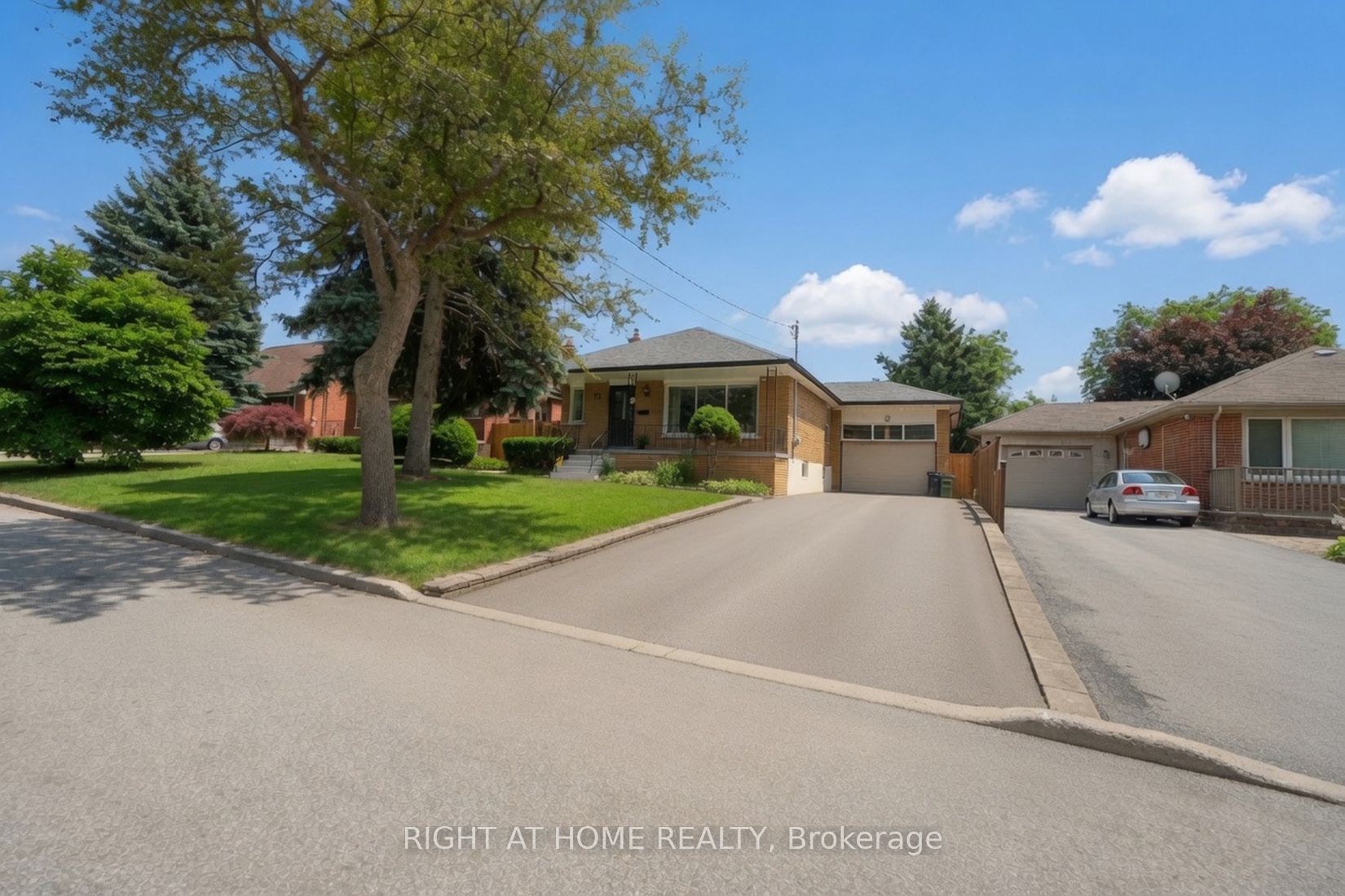 37 Garside Crescent, Toronto, ON M6M 2Z5 photo 4