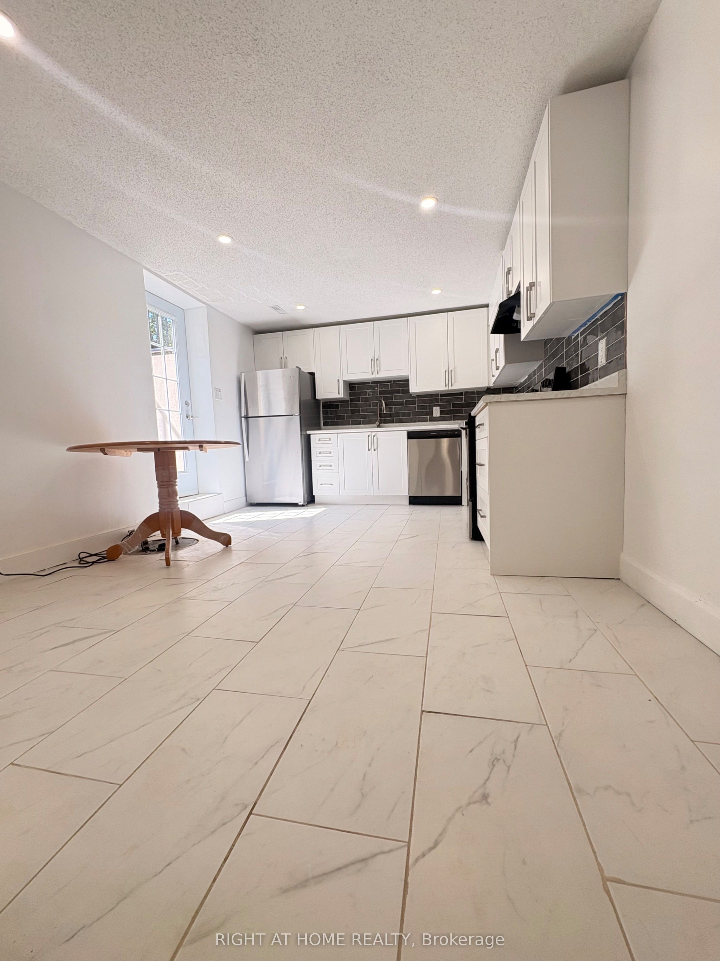 1432 Golden Meadow Trail Basement, Oakville, ON L6H 3J3 photo 3