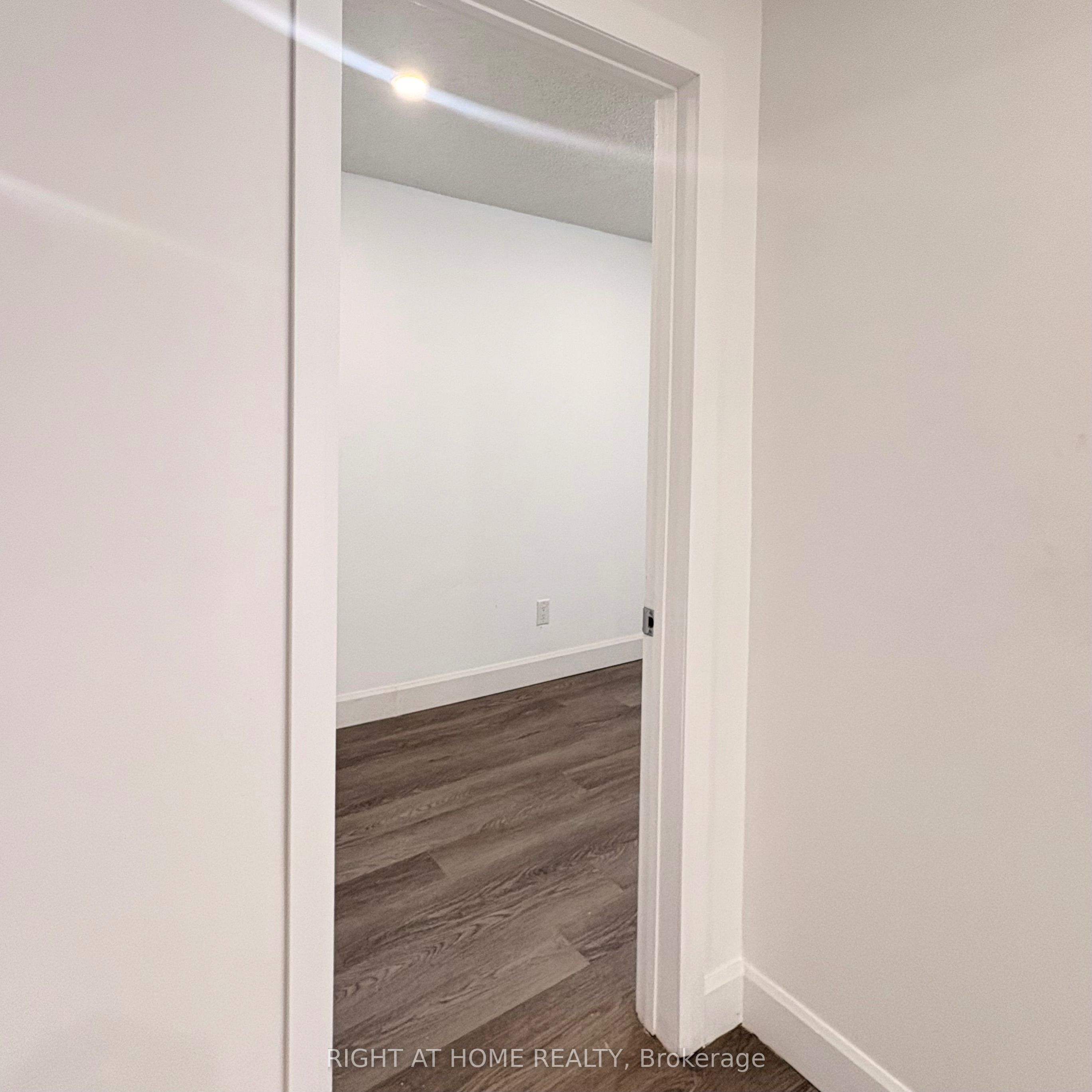 1432 Golden Meadow Trail Basement, Oakville, ON L6H 3J3 photo 5