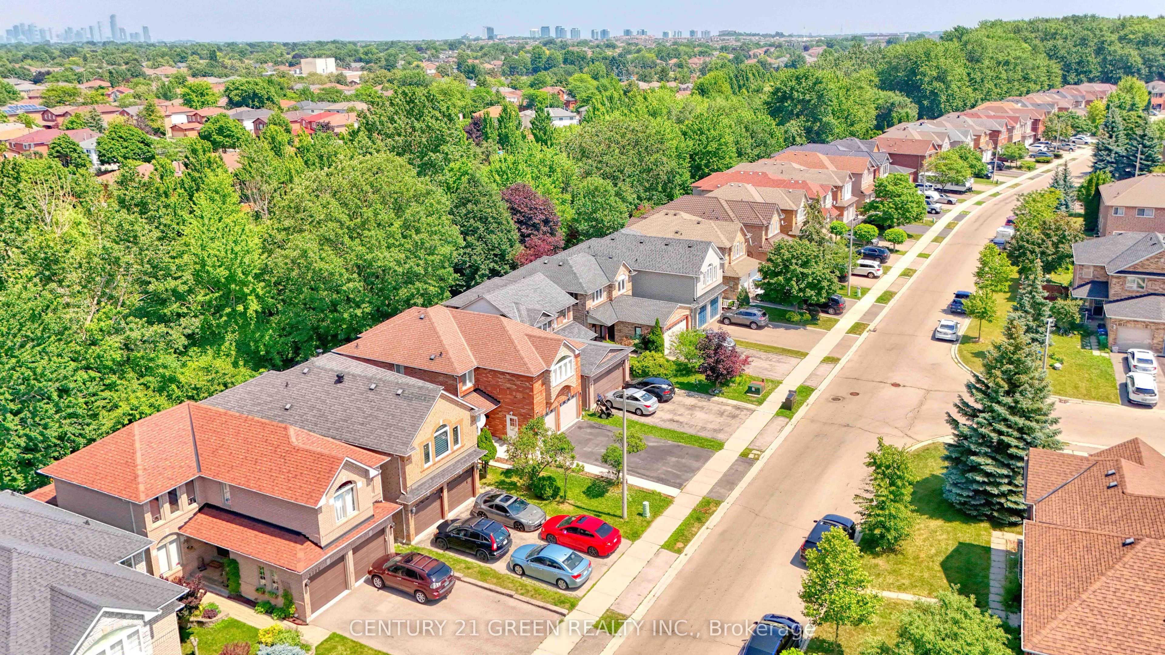 3706 Forest Bluff Crescent, Mississauga, ON L5N 7W7 photo 2