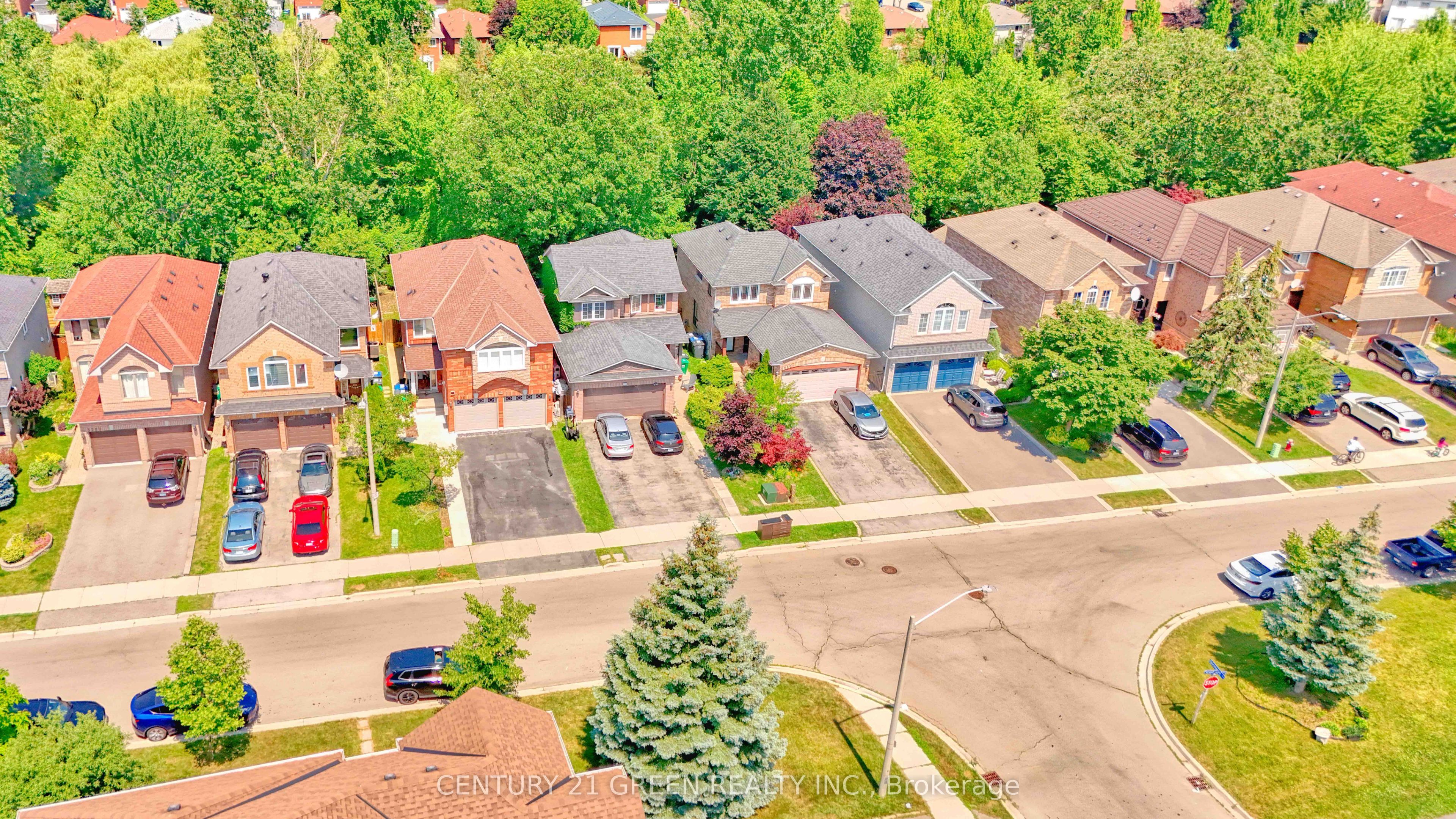 3706 Forest Bluff Crescent, Mississauga, ON L5N 7W7 photo 3