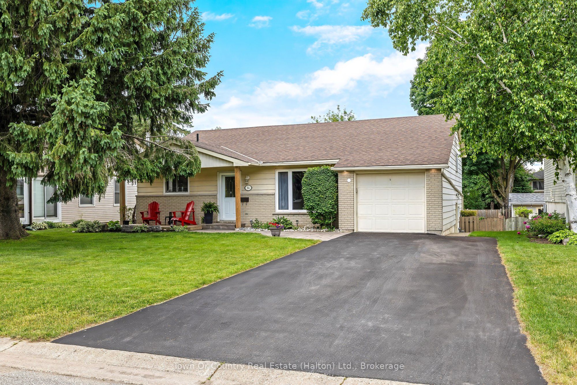 14 Rosemary Road, Halton Hills, ON L7J 1E8