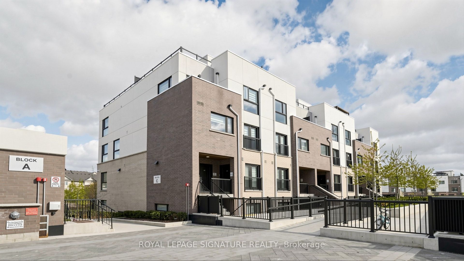 349 Wheat Boom Drive 222, Oakville, ON L6H 7X5