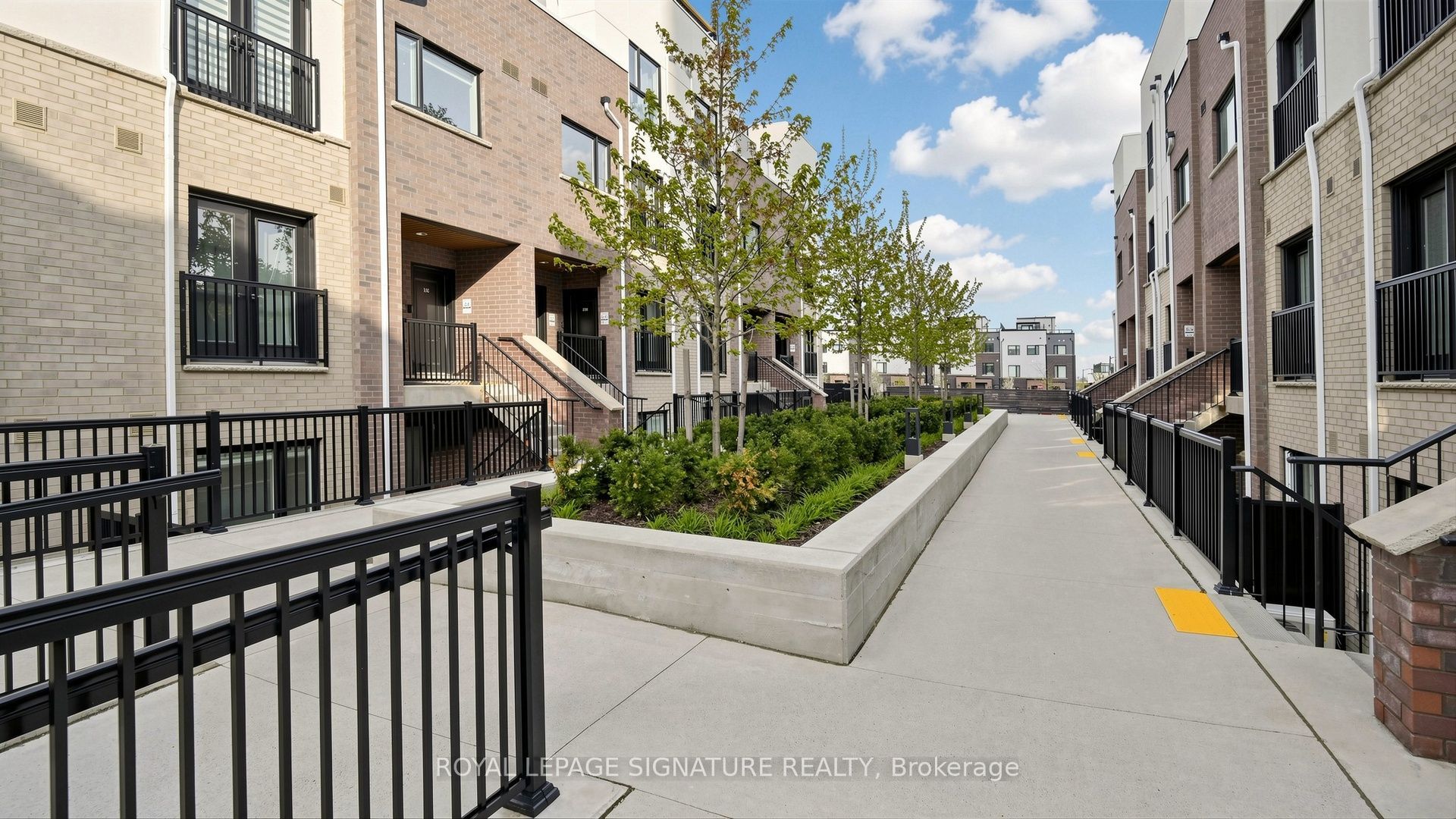 349 Wheat Boom Drive 222, Oakville, ON L6H 7X5 photo 4