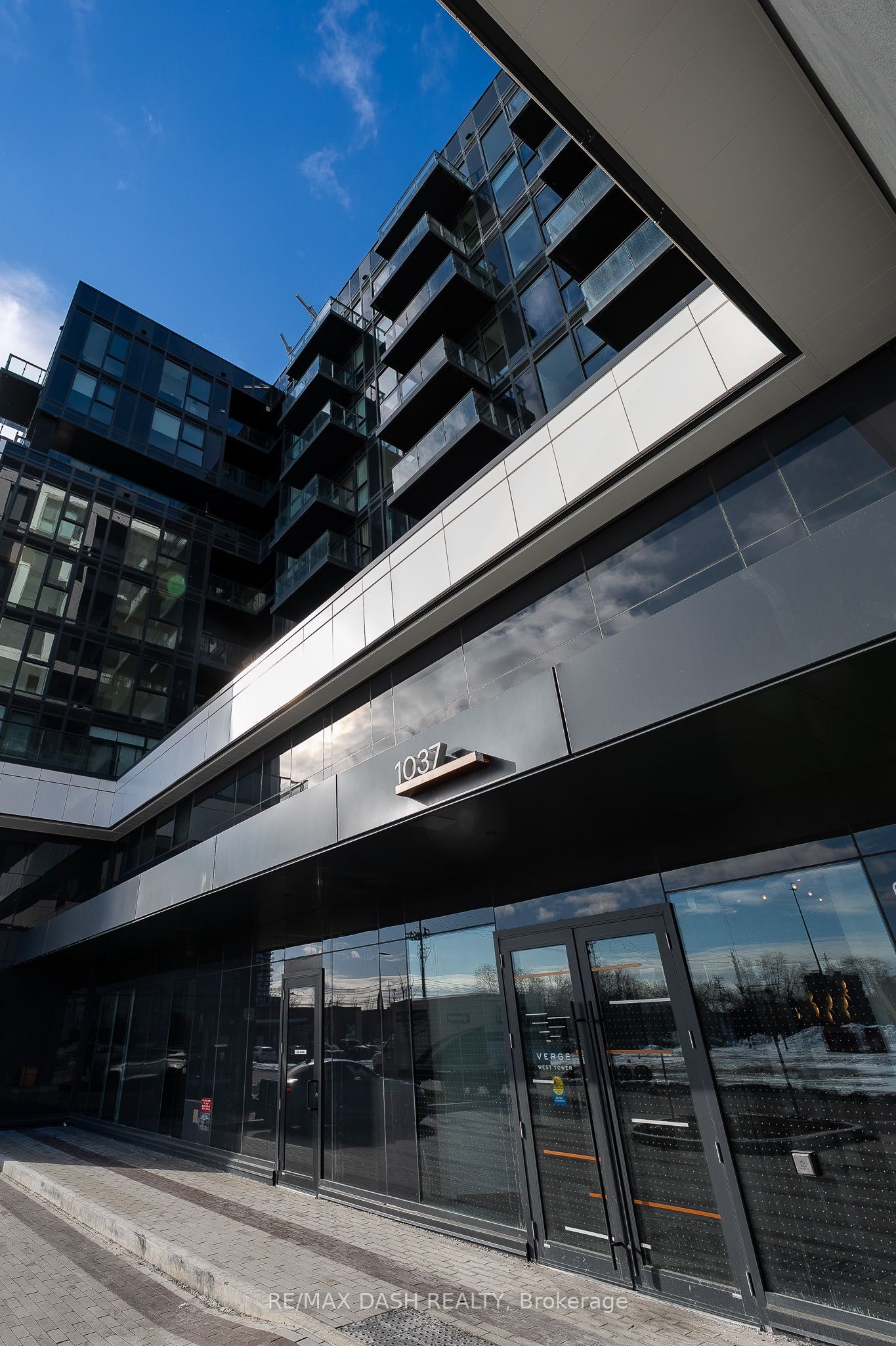 1037 THE QUEENSWAY Avenue 215, Toronto, ON M8Z 0H5 photo 2