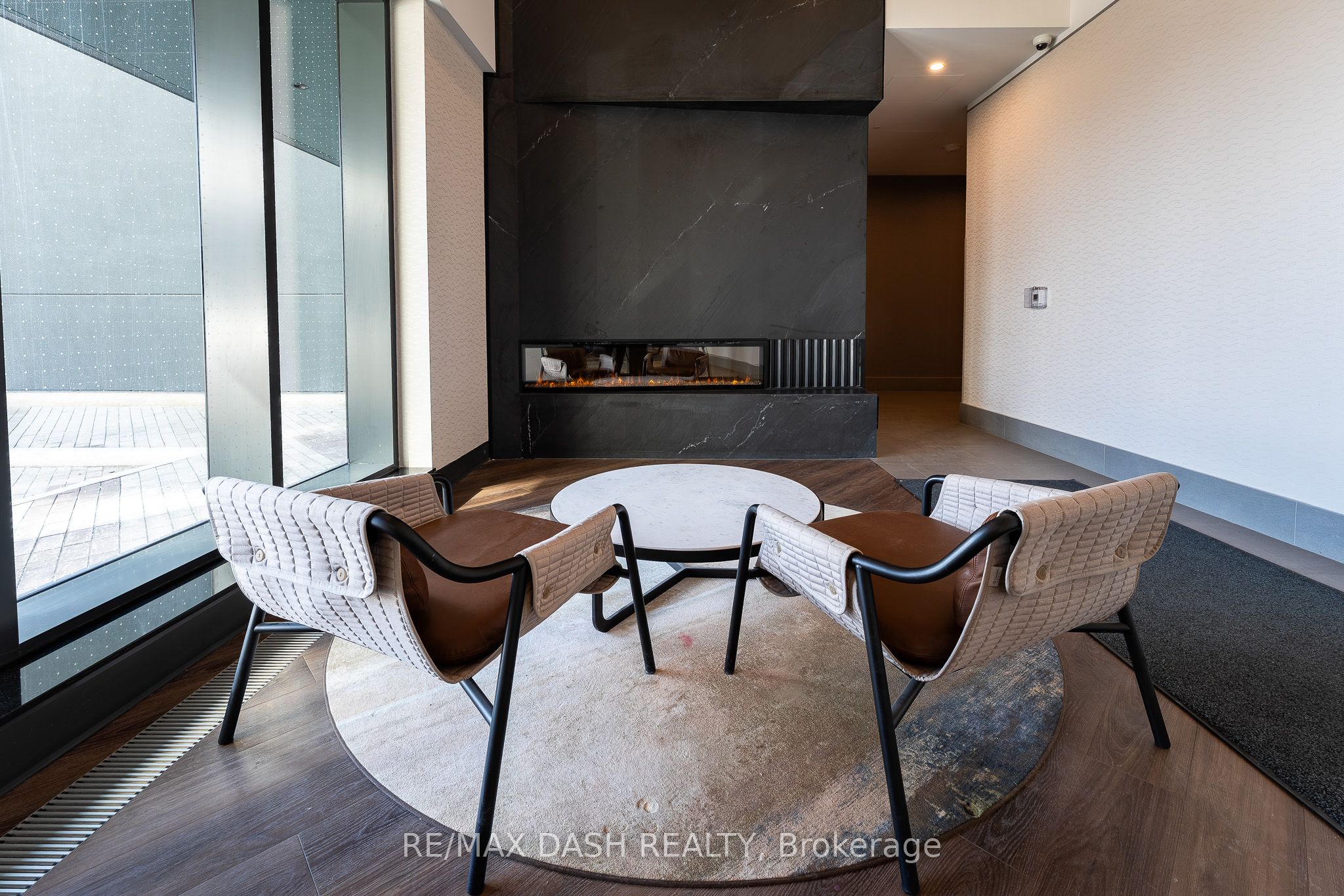 1037 THE QUEENSWAY Avenue 214, Toronto, ON M8Z 0H5 photo 3