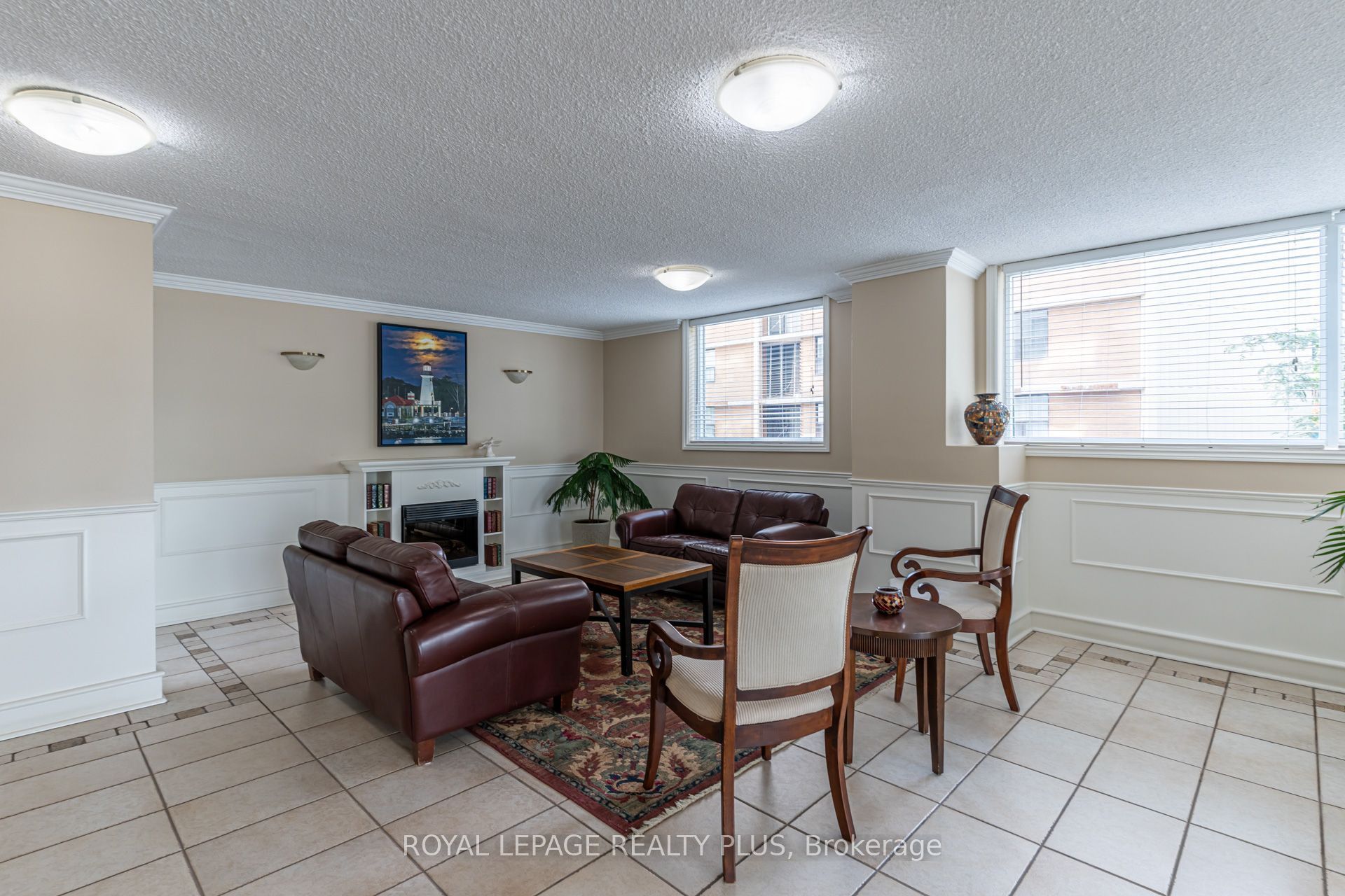 39 Stavebank Road N PH 4, Mississauga, ON L5G 4N7 photo 4