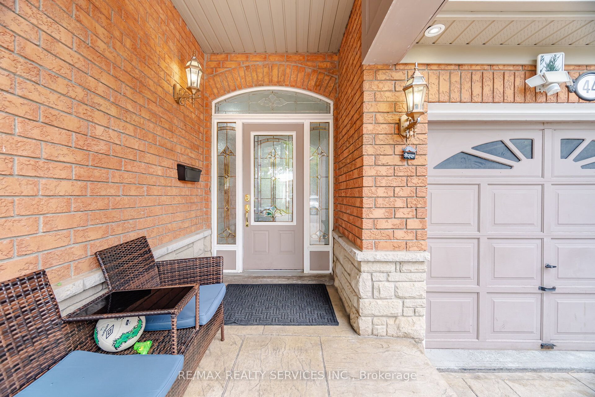 44 Brambirch Crescent, Brampton, ON L7A 1V1 photo 3