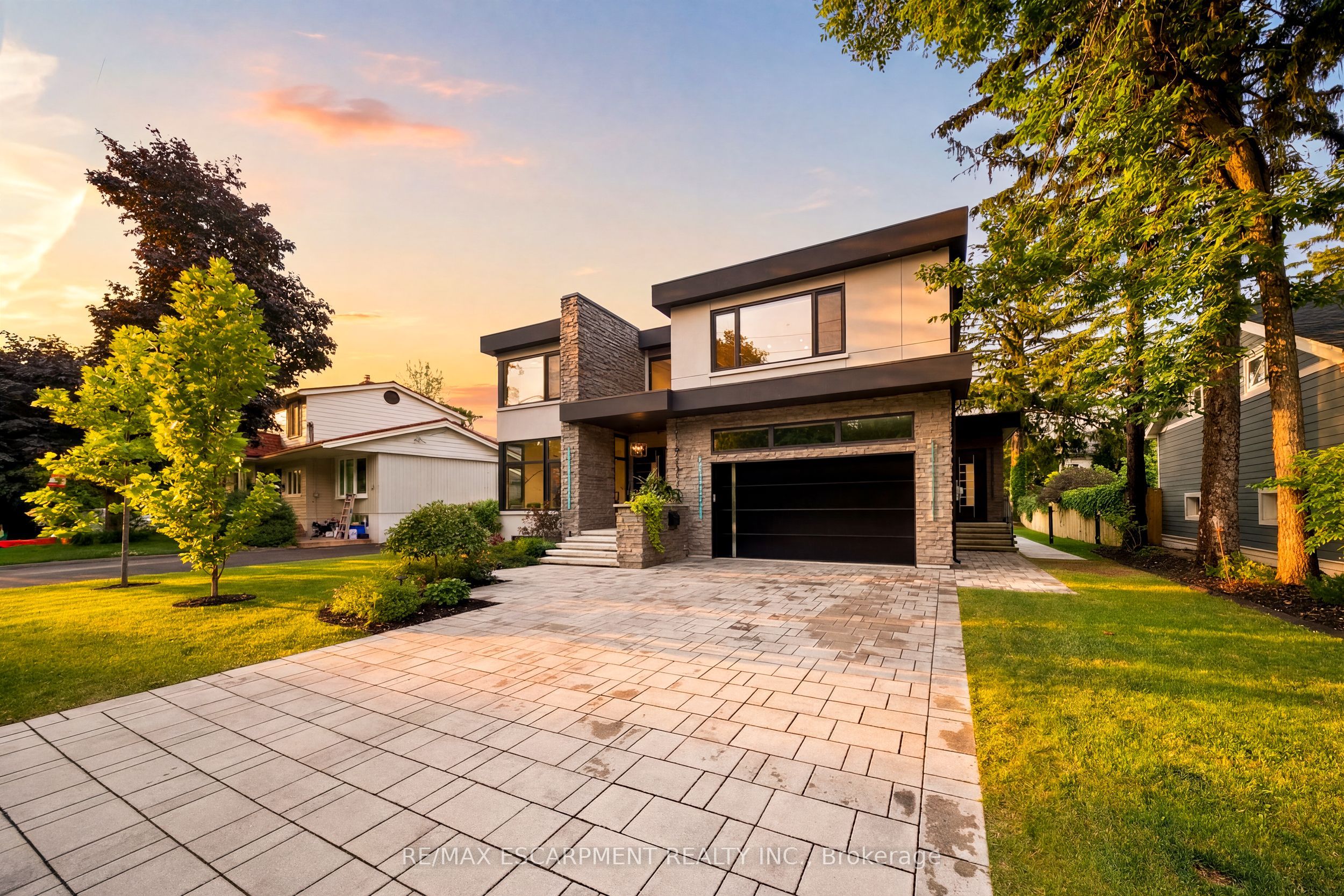 1617 Trotwood Avenue, Mississauga, ON L5G 3Z8 photo 3