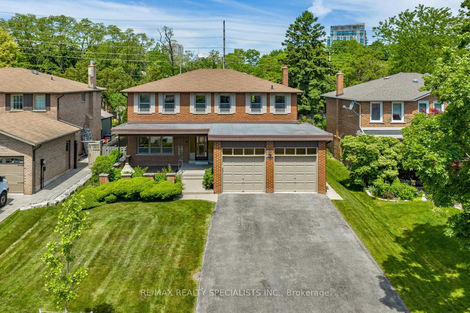 1626 Sherwood Forrest Circle, Mississauga, ON L5K 2G7 photo 2