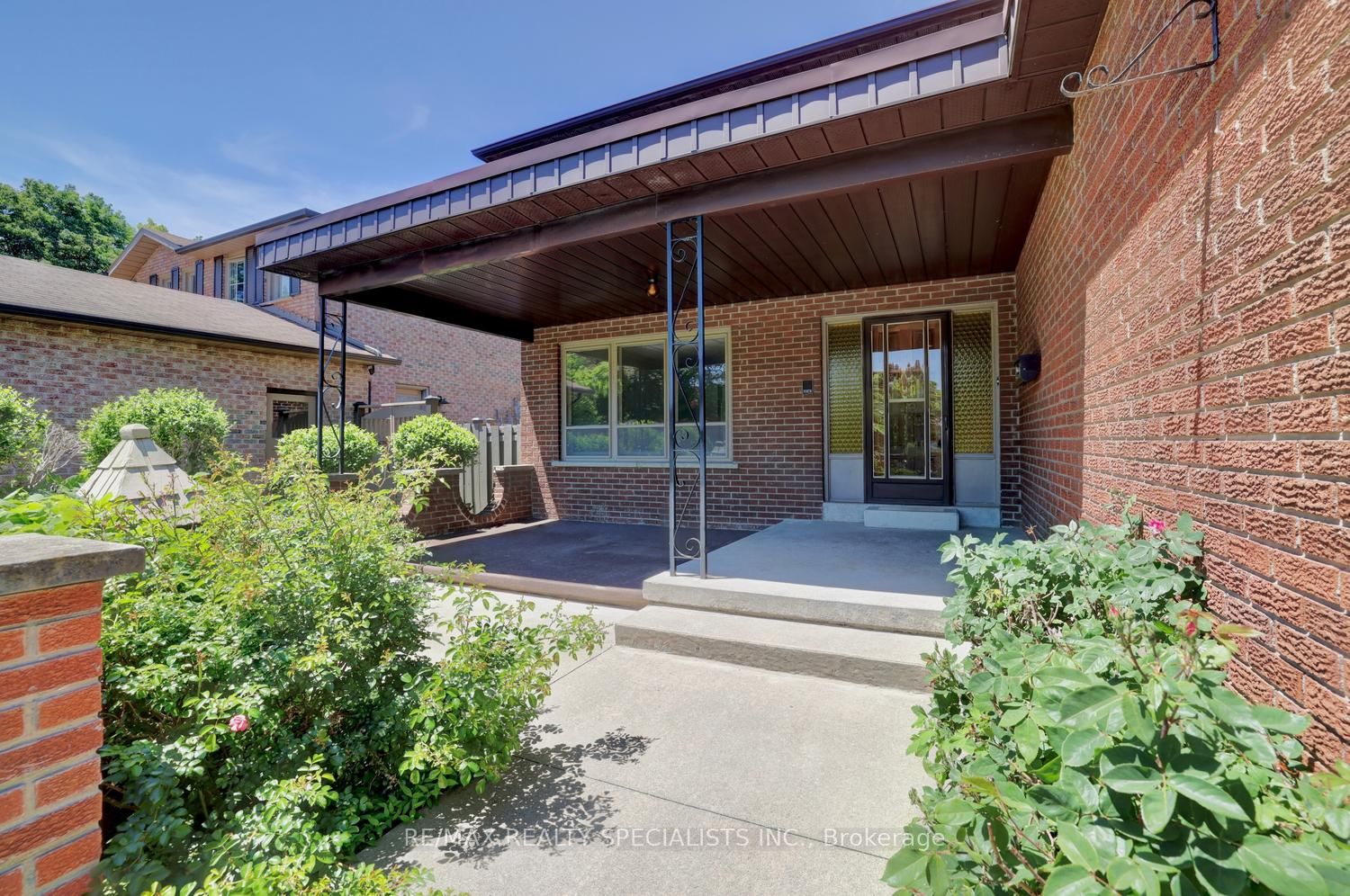 1626 Sherwood Forrest Circle, Mississauga, ON L5K 2G7 photo 3