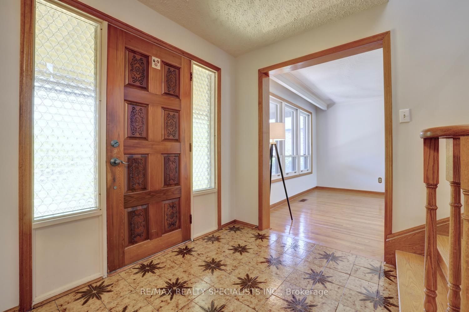 1626 Sherwood Forrest Circle, Mississauga, ON L5K 2G7 photo 4