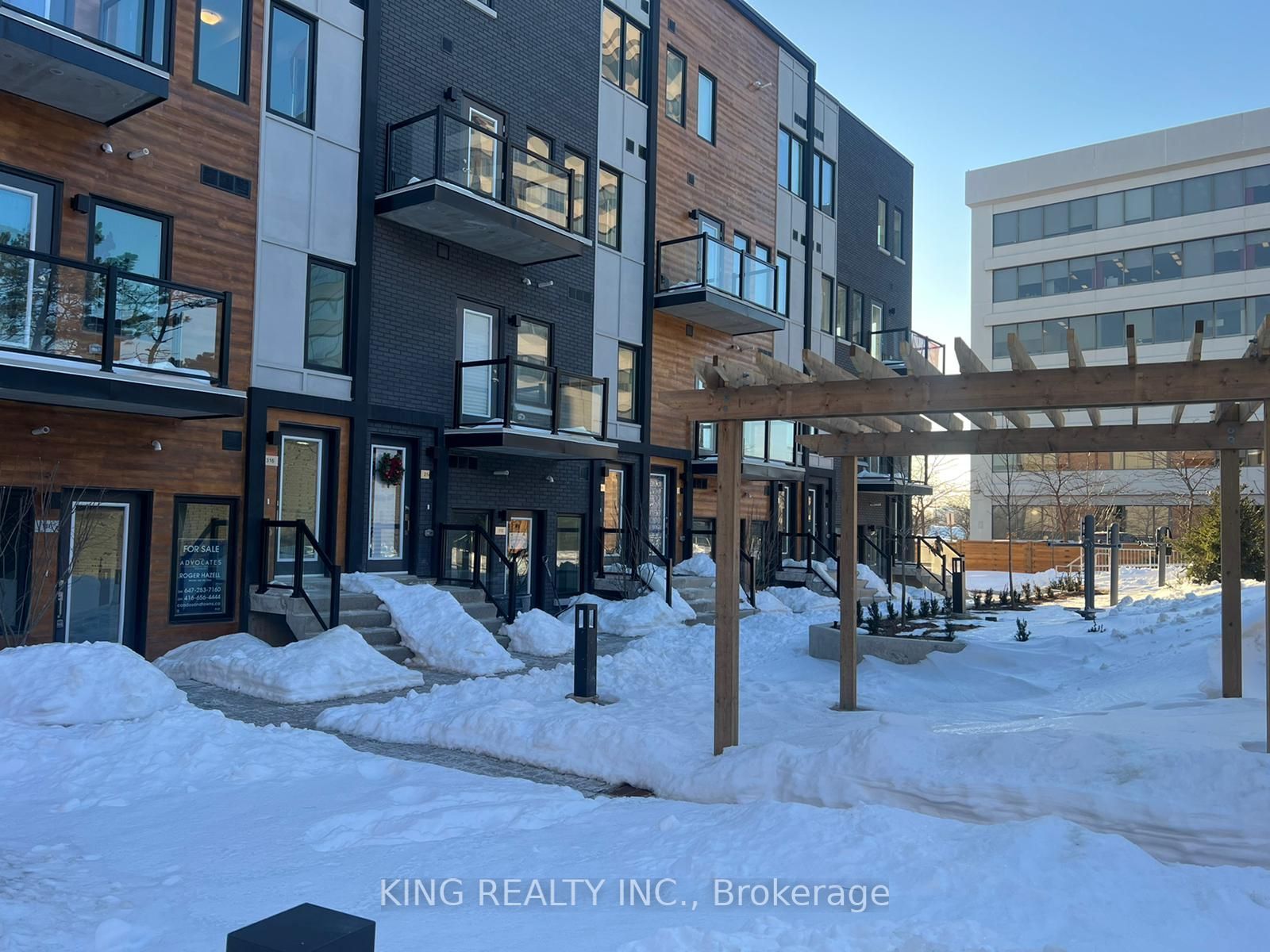 402 The Eastmall N/A 315, Toronto, ON M9B 3Z9