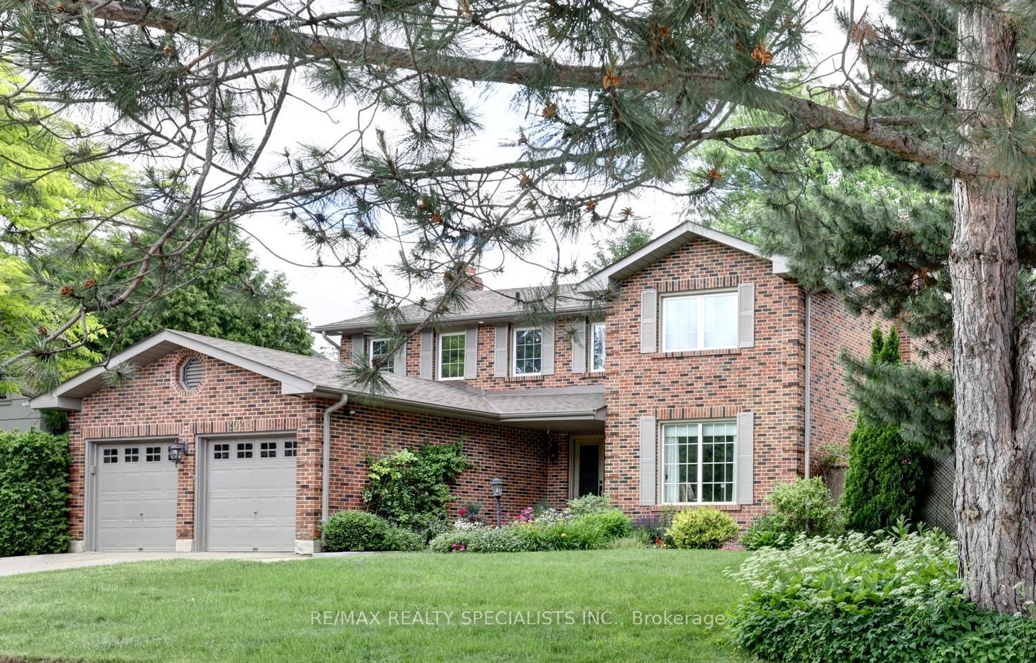 2021 Shawanaga Trail, Mississauga, ON L5H 3Z3 photo 2