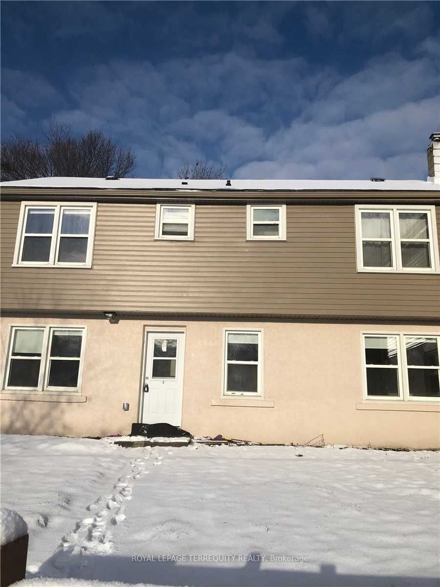 15 John Street, Halton Hills, ON L7G 2J6 photo 2