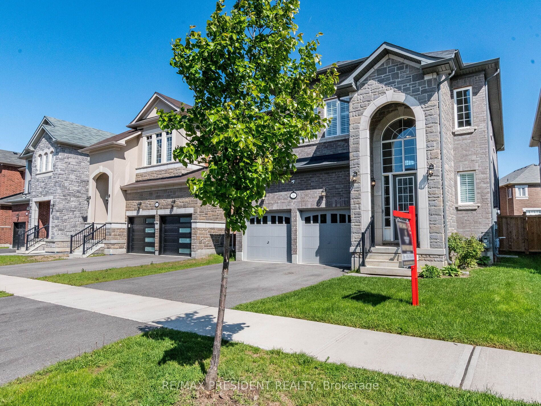 16 Monarch Drive, Halton Hills, ON L7G 0M6 photo 2