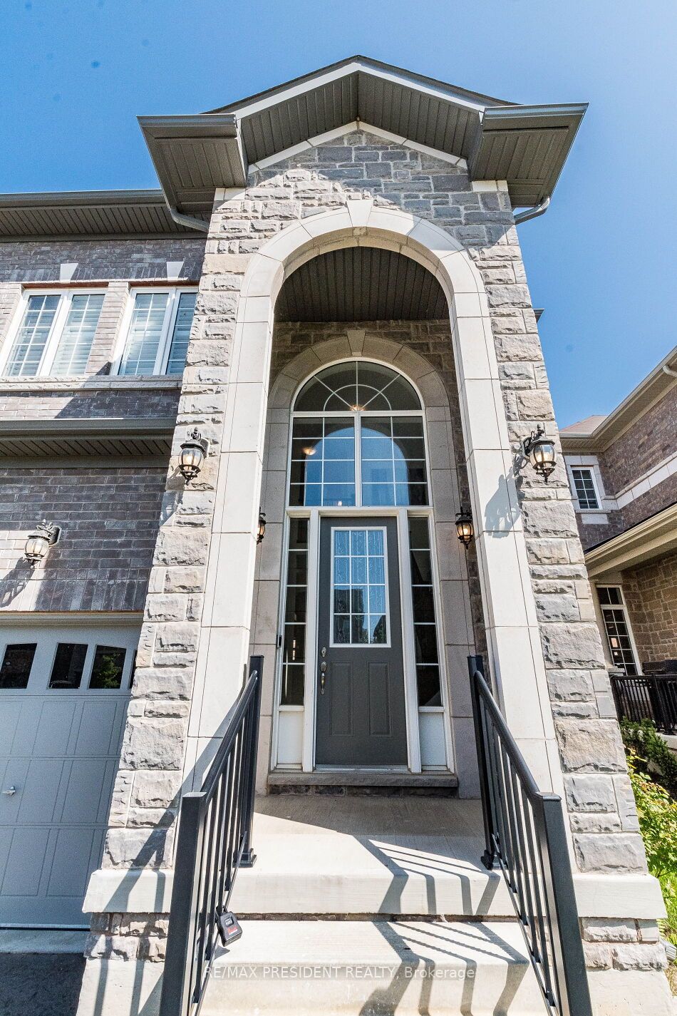 16 Monarch Drive, Halton Hills, ON L7G 0M6 photo 3