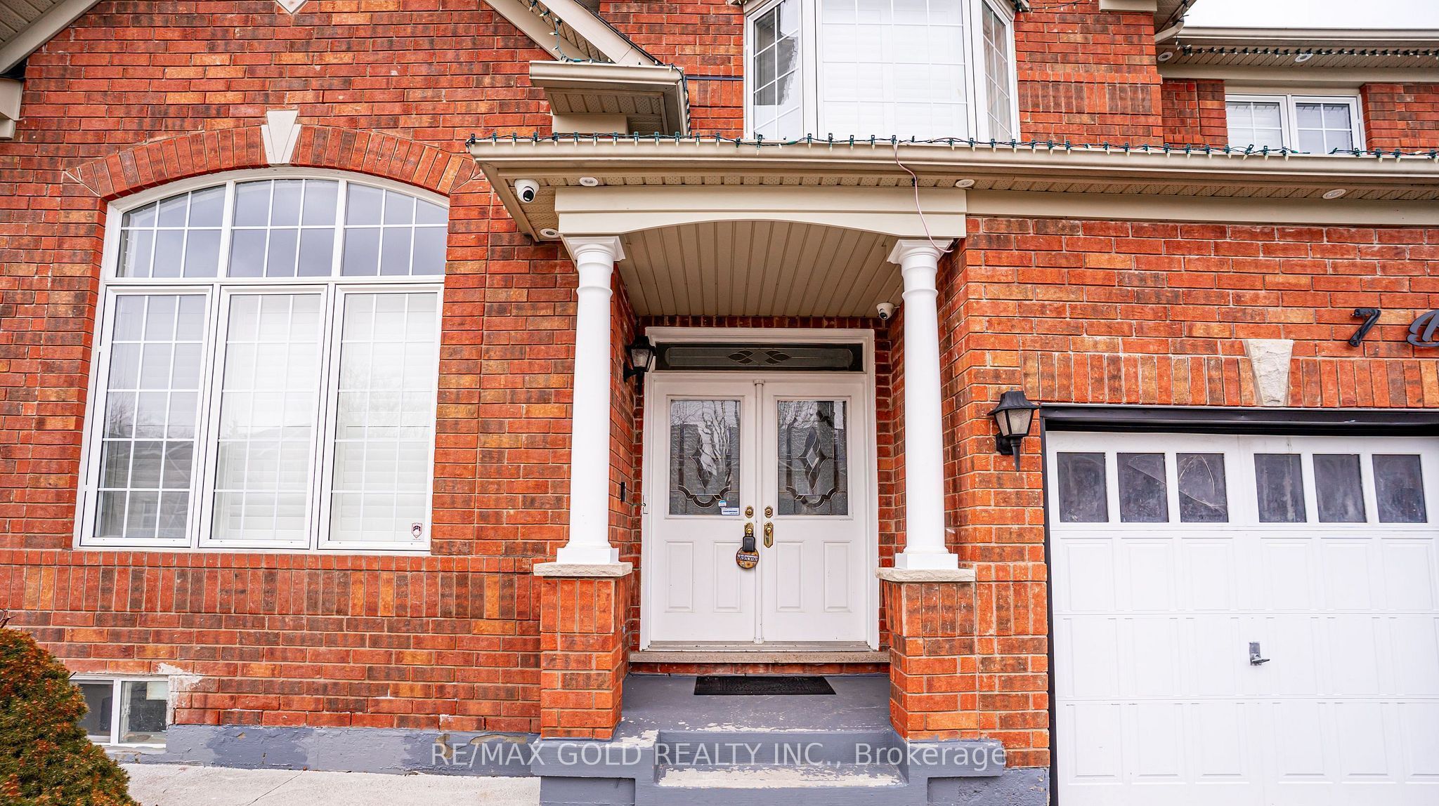 7 Bettey Road, Brampton, ON L6P 1S9 photo 3