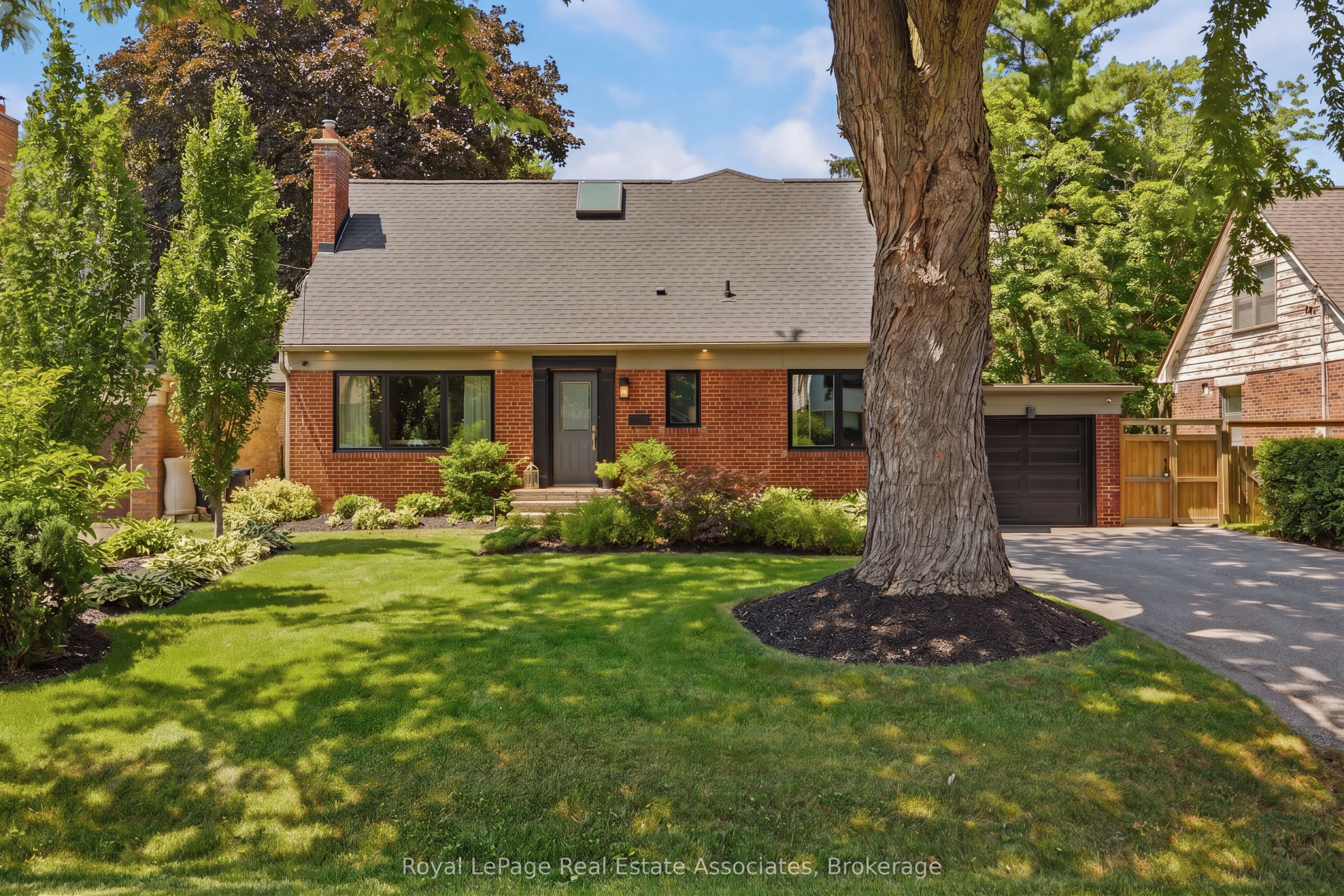 1972 Russett Road, Mississauga, ON L4Y 1B6