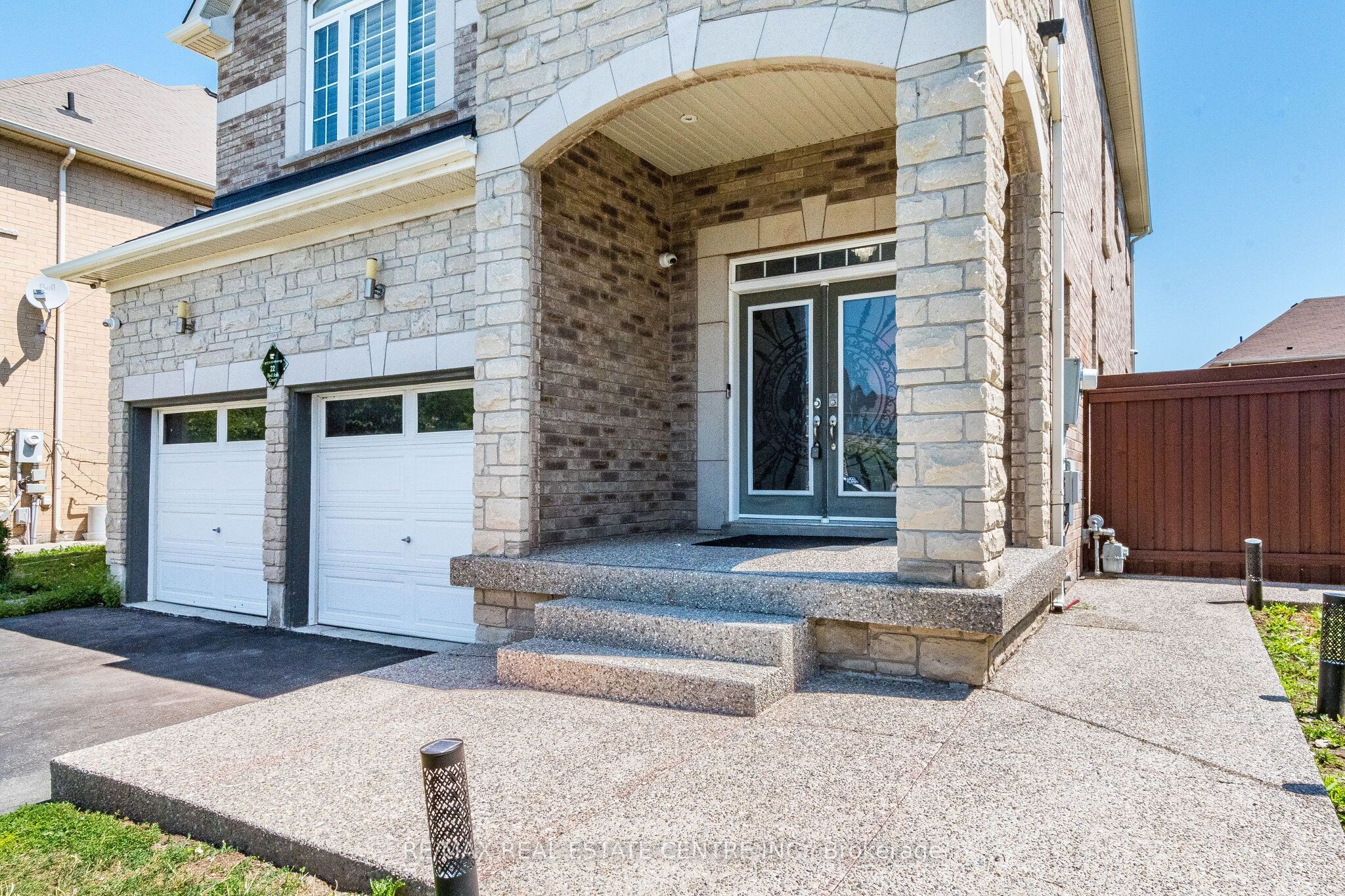 22 Red Ash Court, Brampton, ON L6X 4N8 photo 4