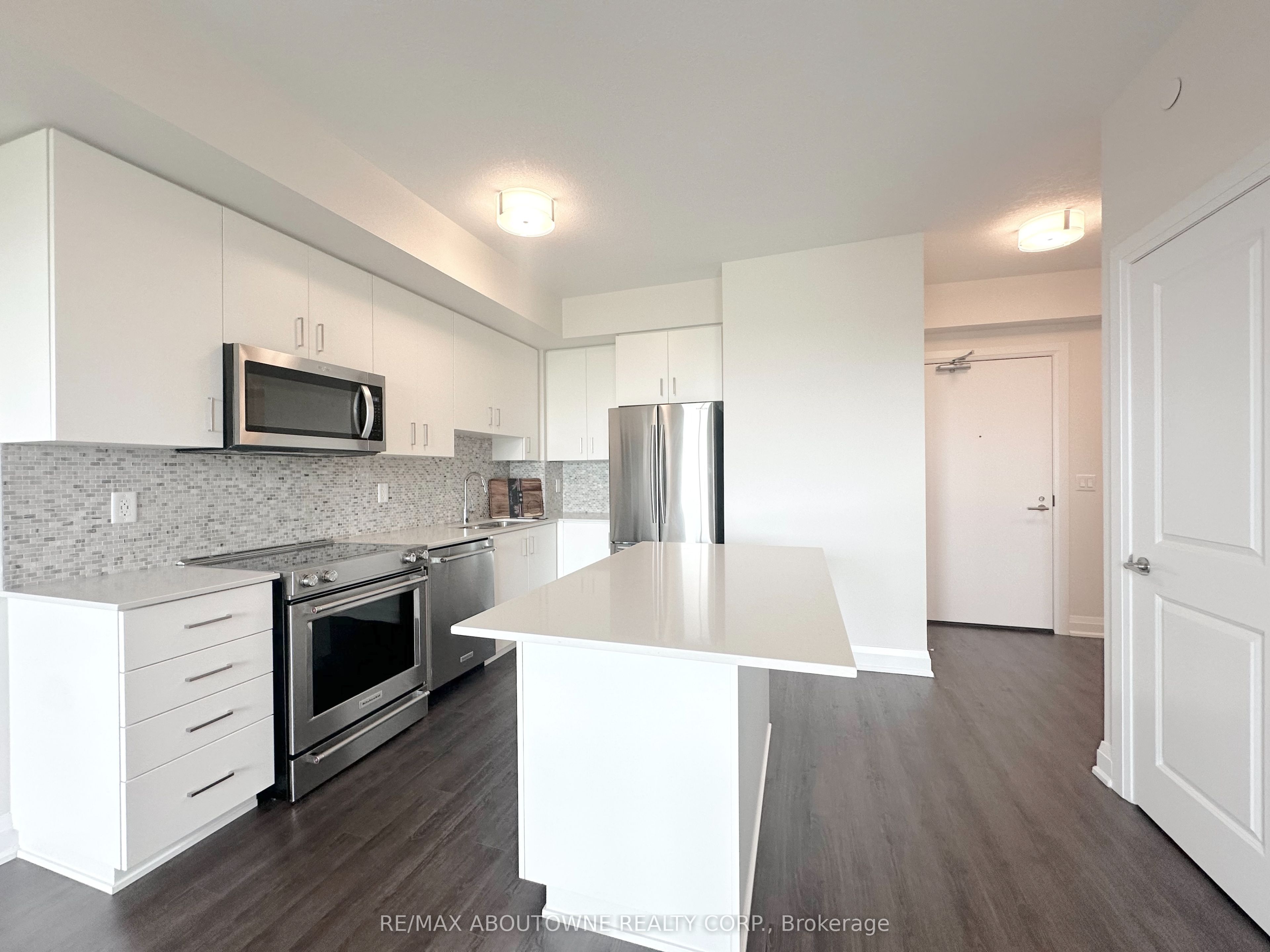 2333 Taunton Road 411, Oakville, ON L6H 0N5 photo 3