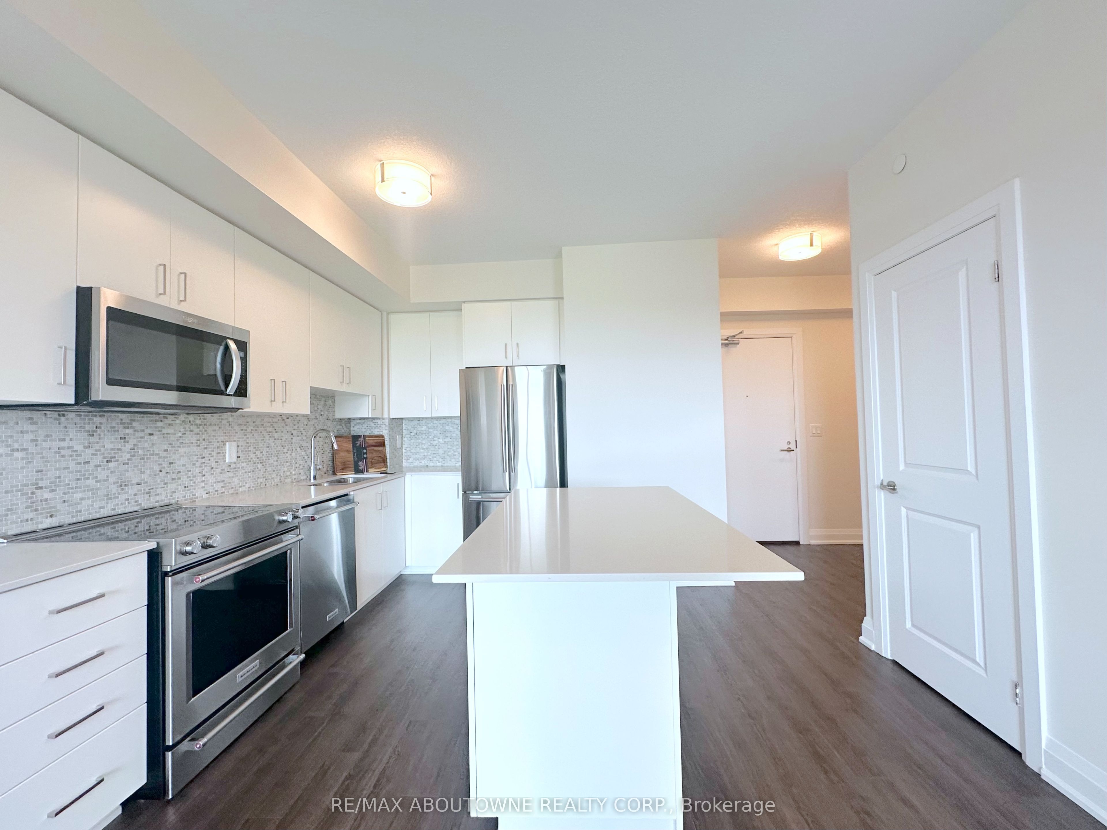 2333 Taunton Road 411, Oakville, ON L6H 0N5 photo 5