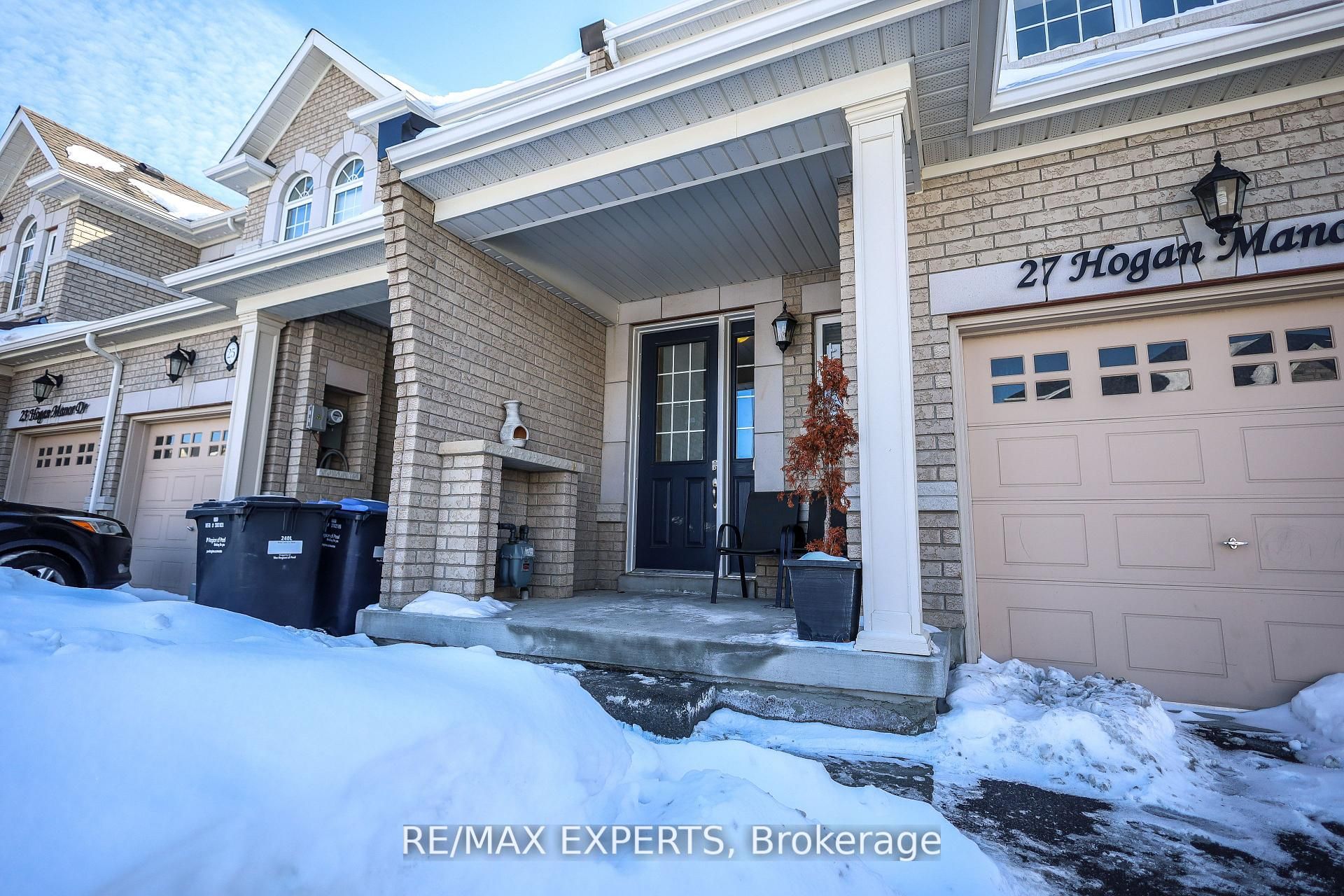 27 Hogan Manor Drive, Brampton, ON L7A 4V3 photo 4