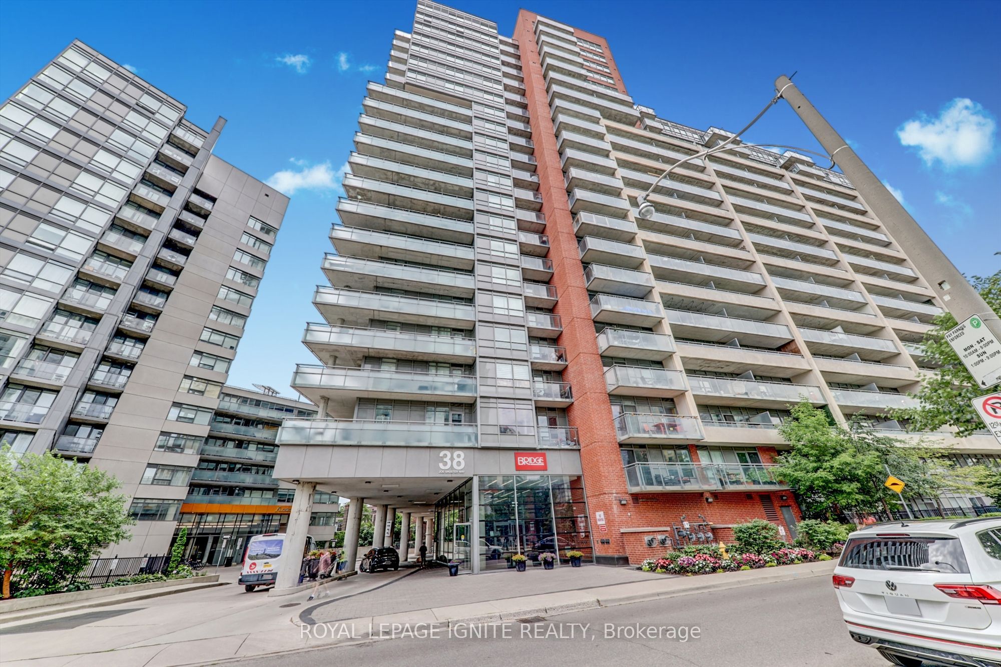38 Joe Shuster Way 722, Toronto, ON M6K 0A5