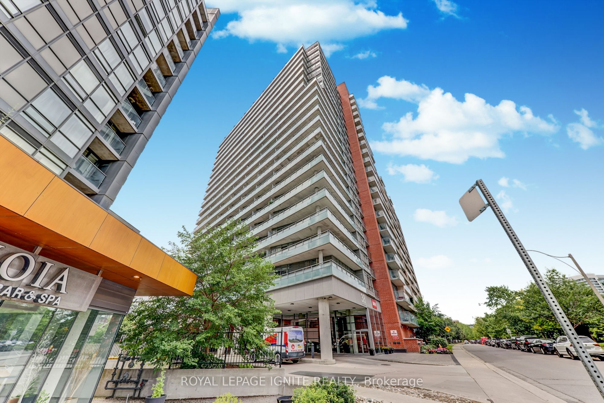 38 Joe Shuster Way 722, Toronto, ON M6K 0A5 photo 3