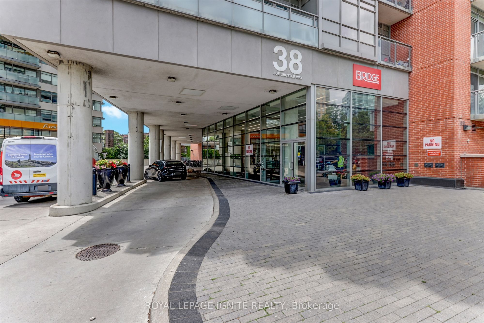 38 Joe Shuster Way 722, Toronto, ON M6K 0A5 photo 4