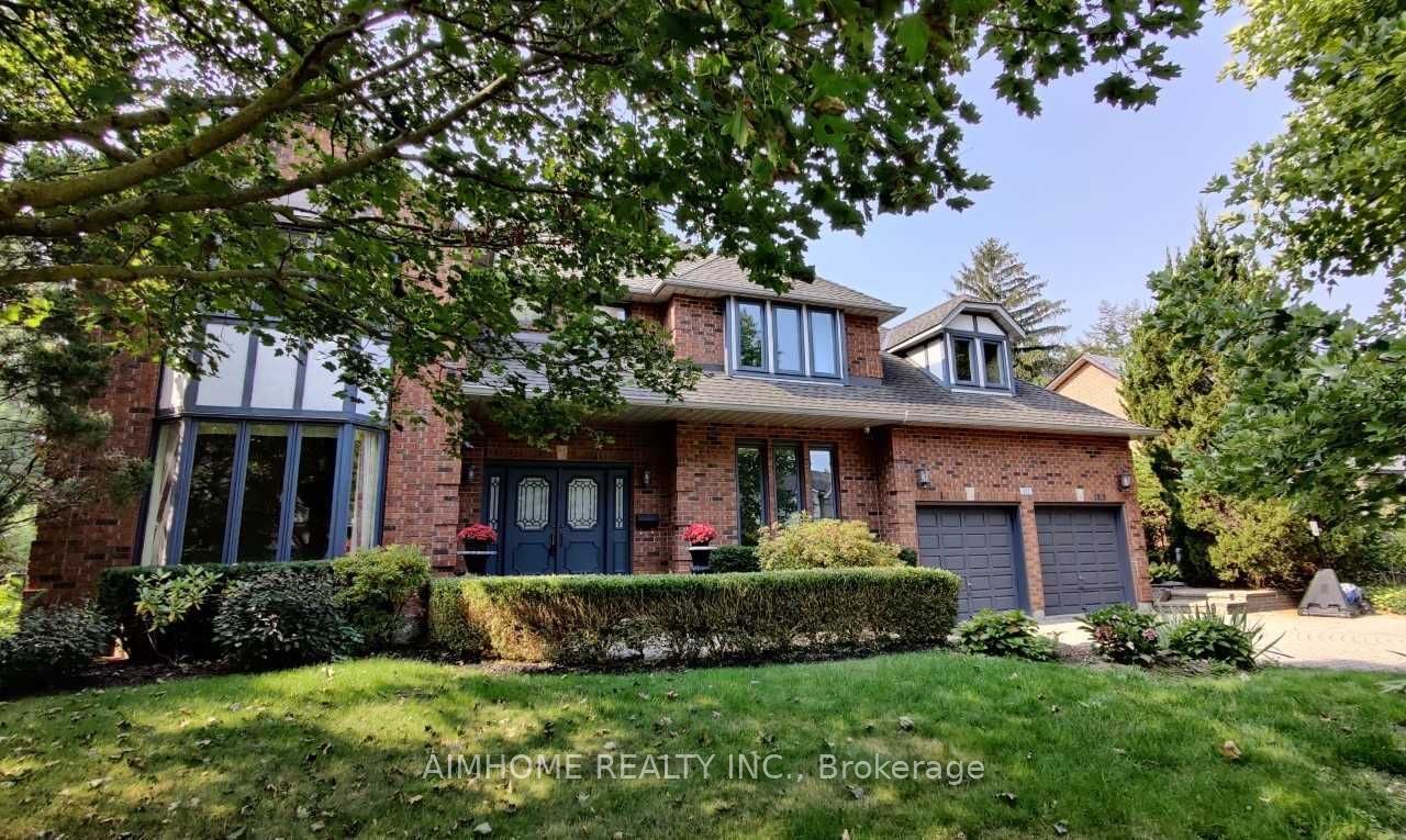 112 Trelawn Avenue, Oakville, ON L6J 4R2