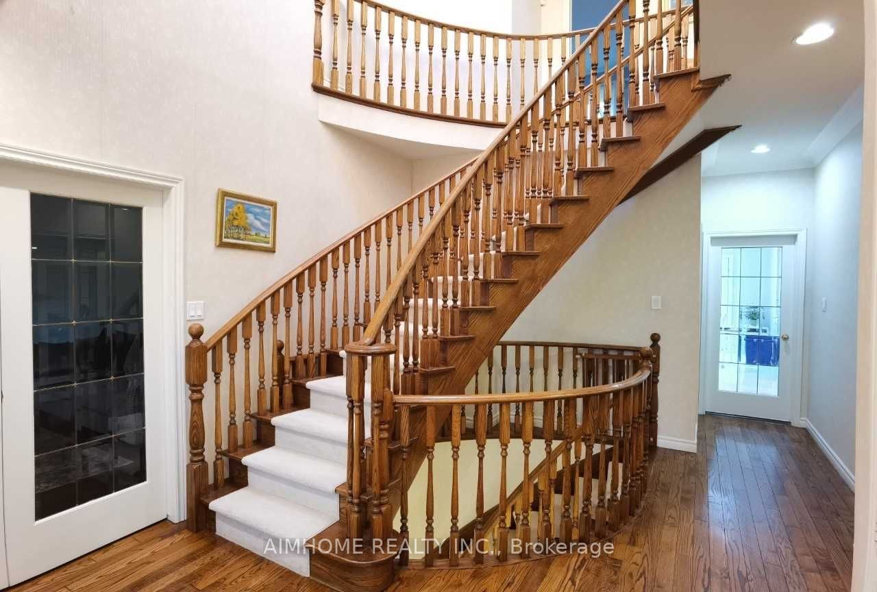 112 Trelawn Avenue, Oakville, ON L6J 4R2 photo 3