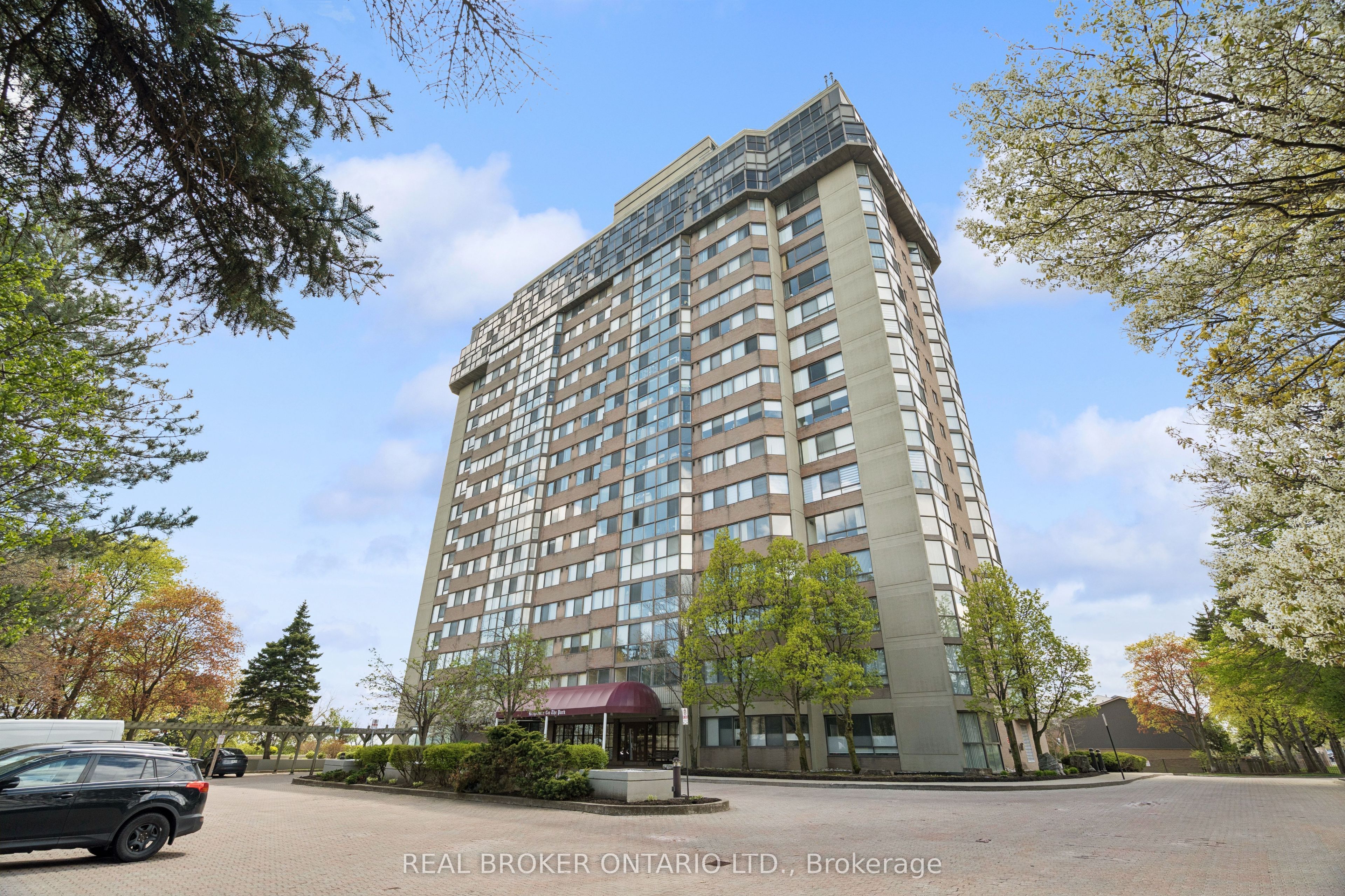 880 Dundas Street W 503, Mississauga, ON L5C 4H3