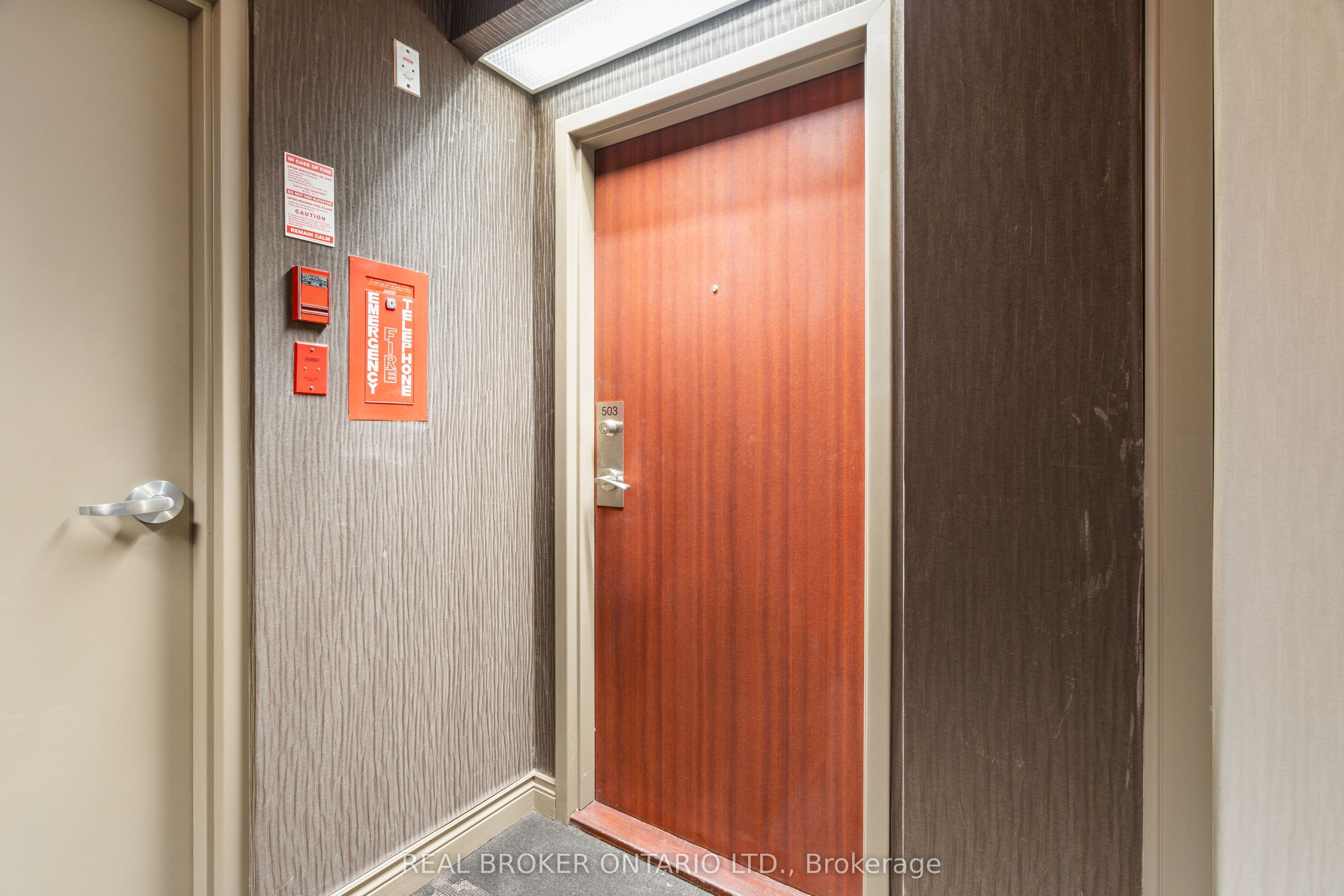 880 Dundas Street W 503, Mississauga, ON L5C 4H3 photo 3