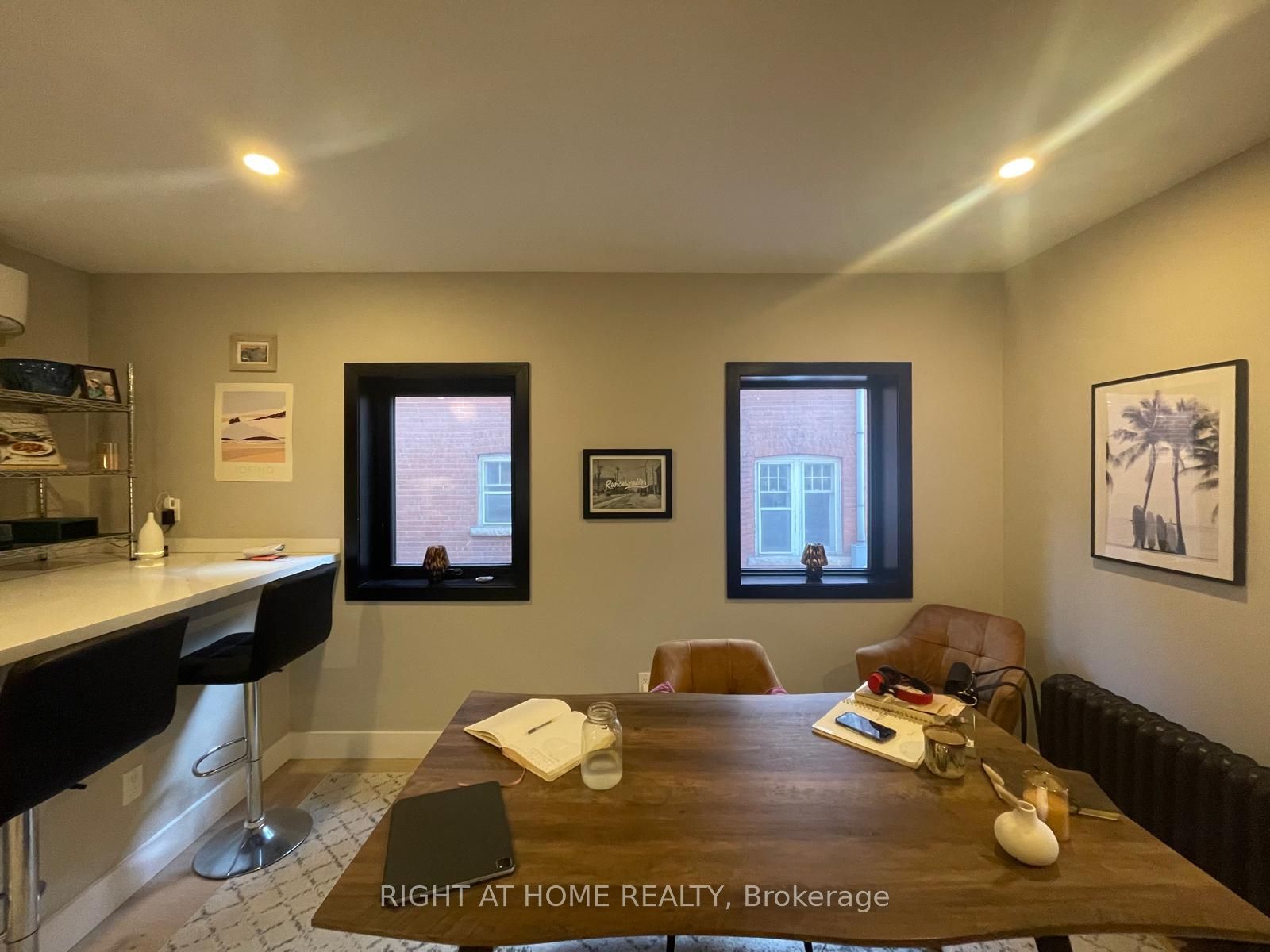 363 Parkside Drive 1, Toronto, ON M6R 2Z5 photo 2