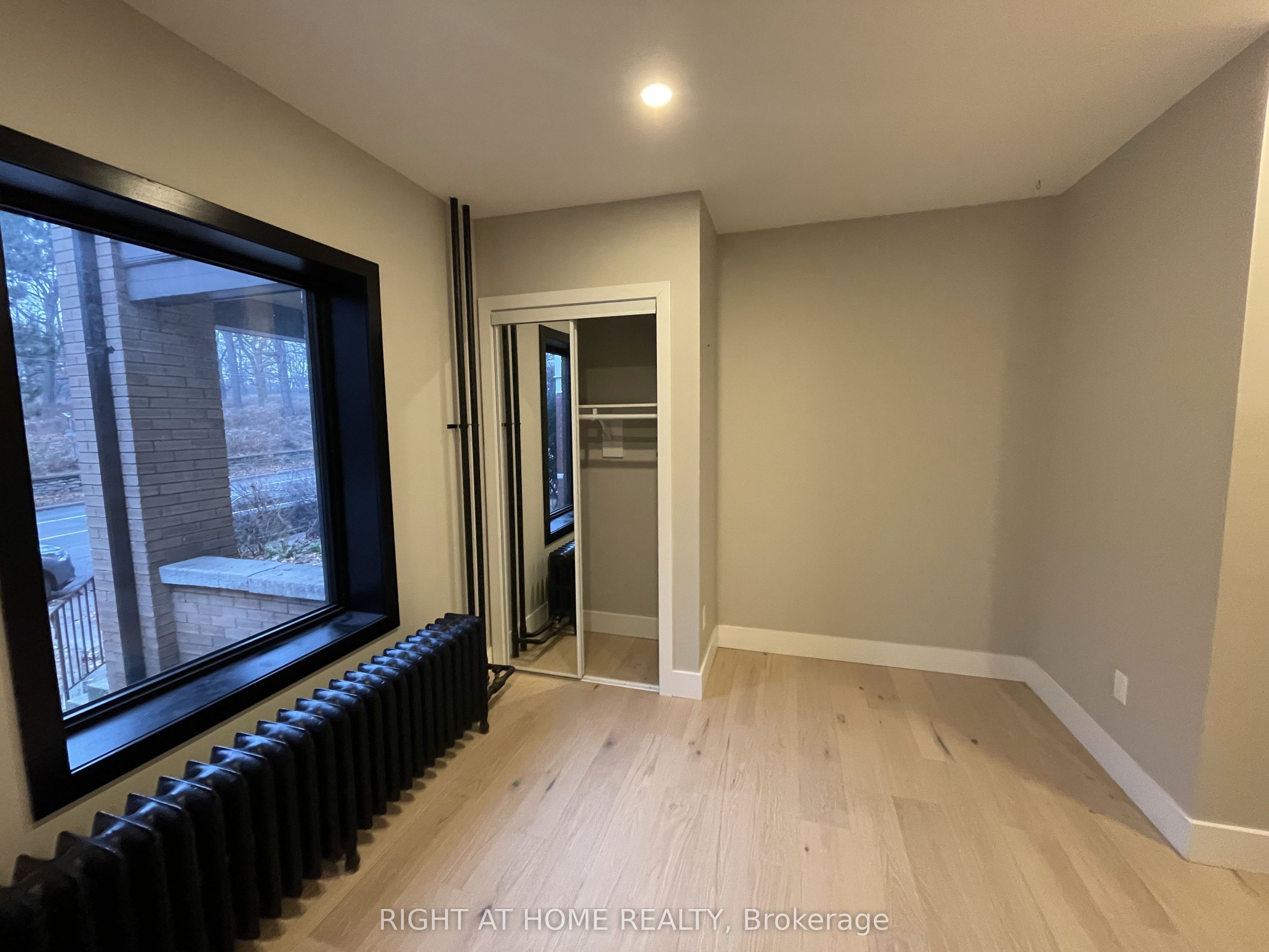 363 Parkside Drive 1, Toronto, ON M6R 2Z5 photo 5
