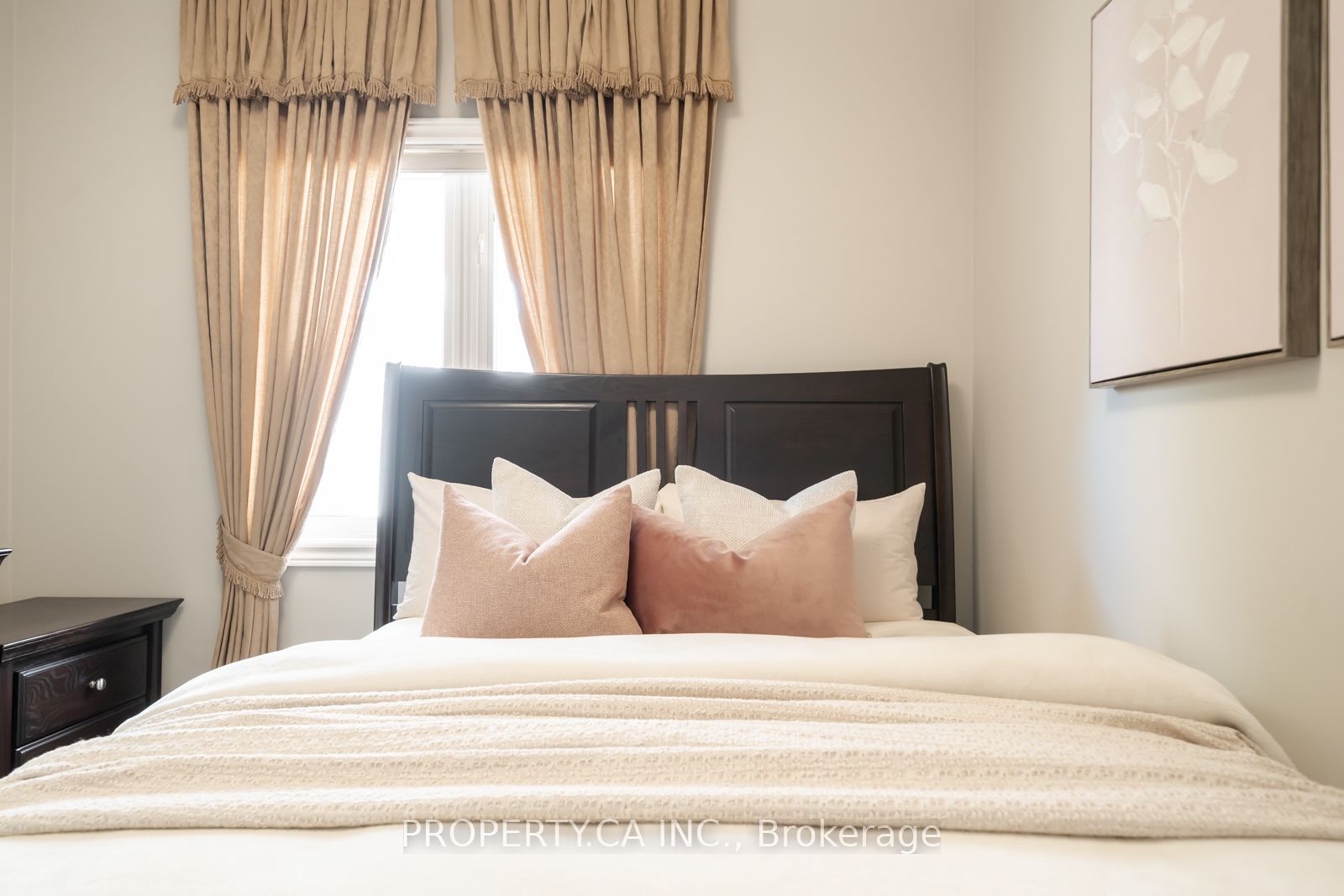 1143 Carding Mill Place, Mississauga, ON L5W 1C4 photo 4