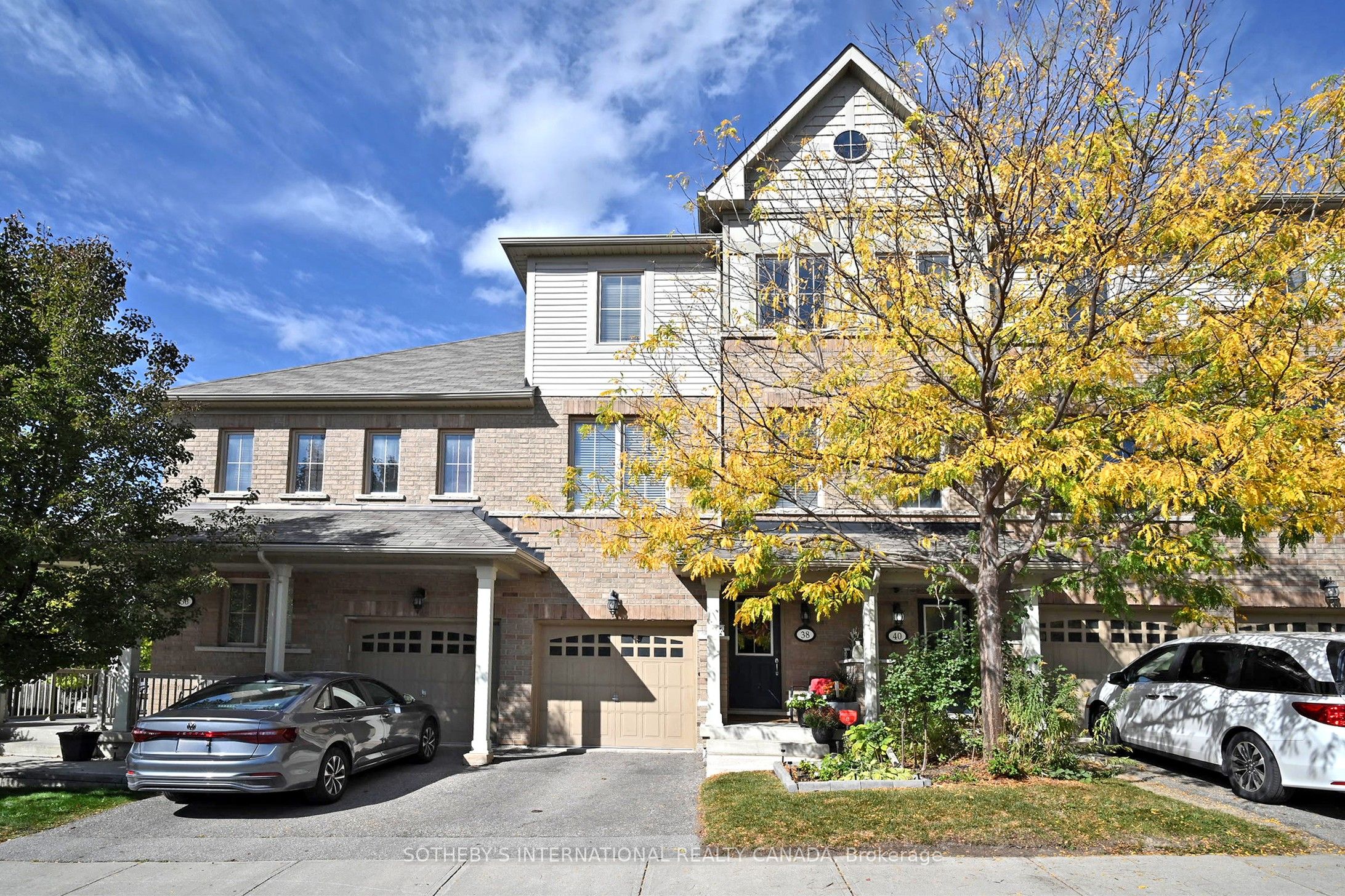 38 Cedar Lake Crescent, Brampton, ON L6Y 0P9
