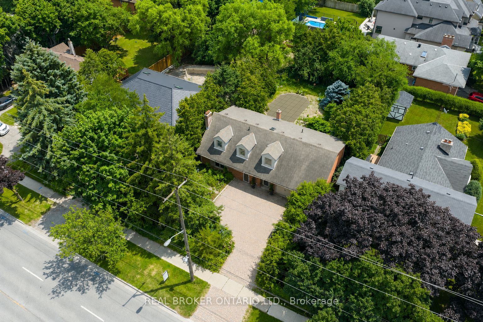 302 Burnhamthorpe Road, Toronto, ON M9B 1Z8 photo 2